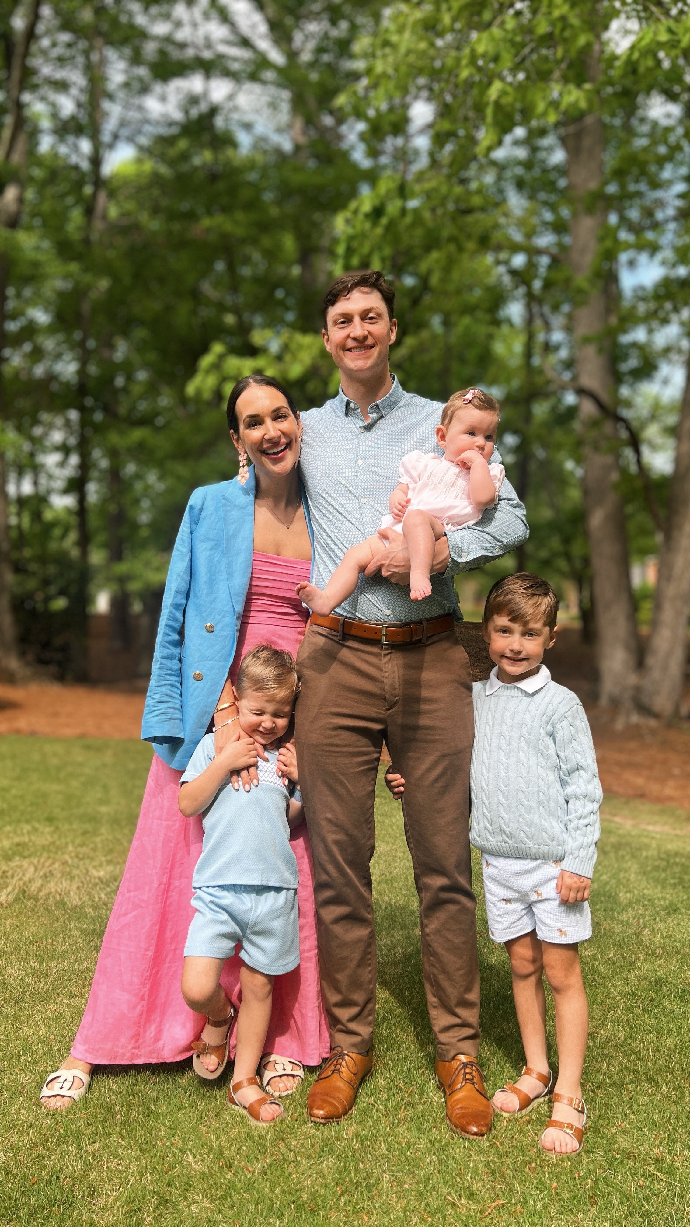 Easter family looks - link linen maxi dress from Lusana, blue linen blazer and raffia earrings 