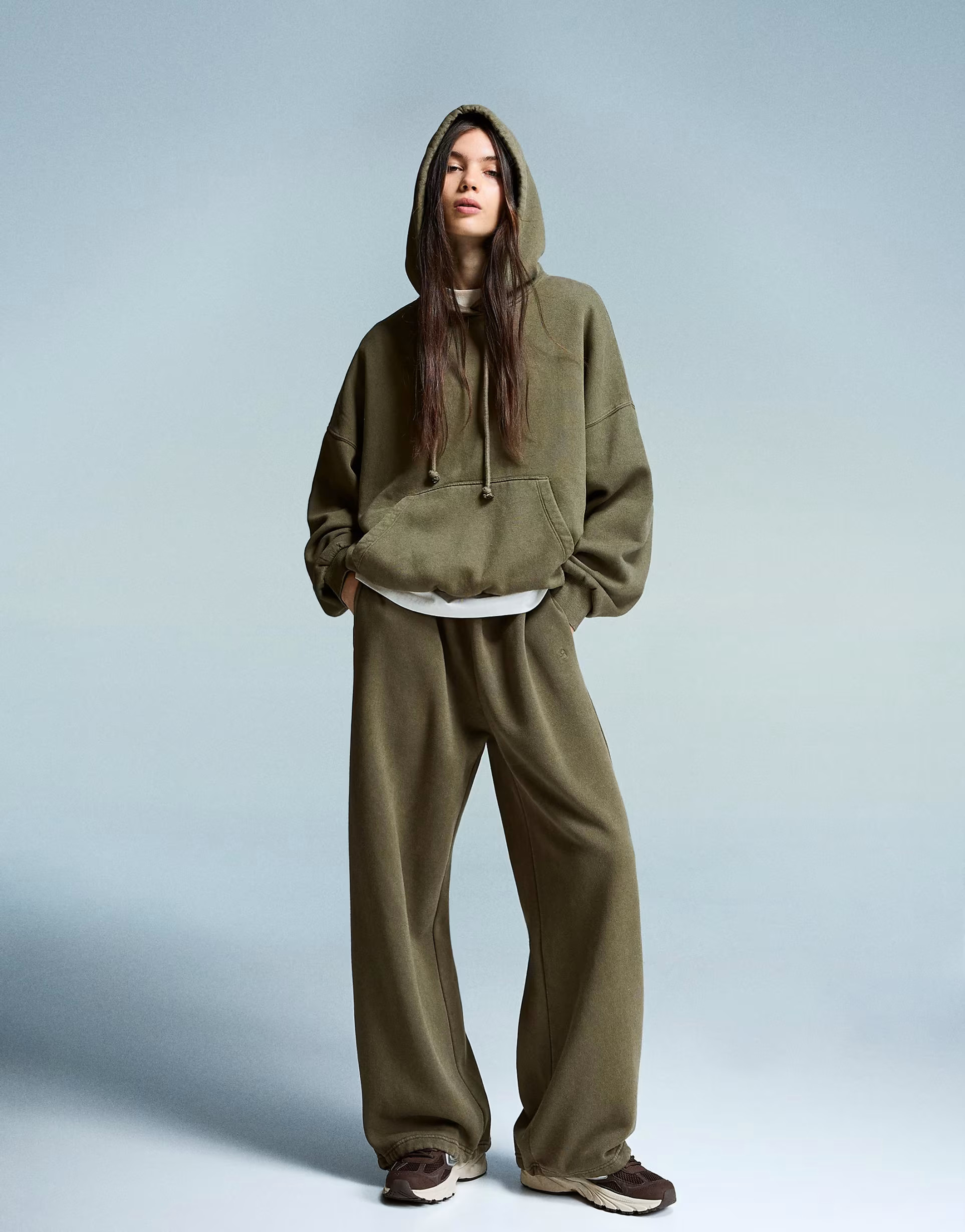 Bershka Plush joggers with stoppers in khaki | ASOS (Global)