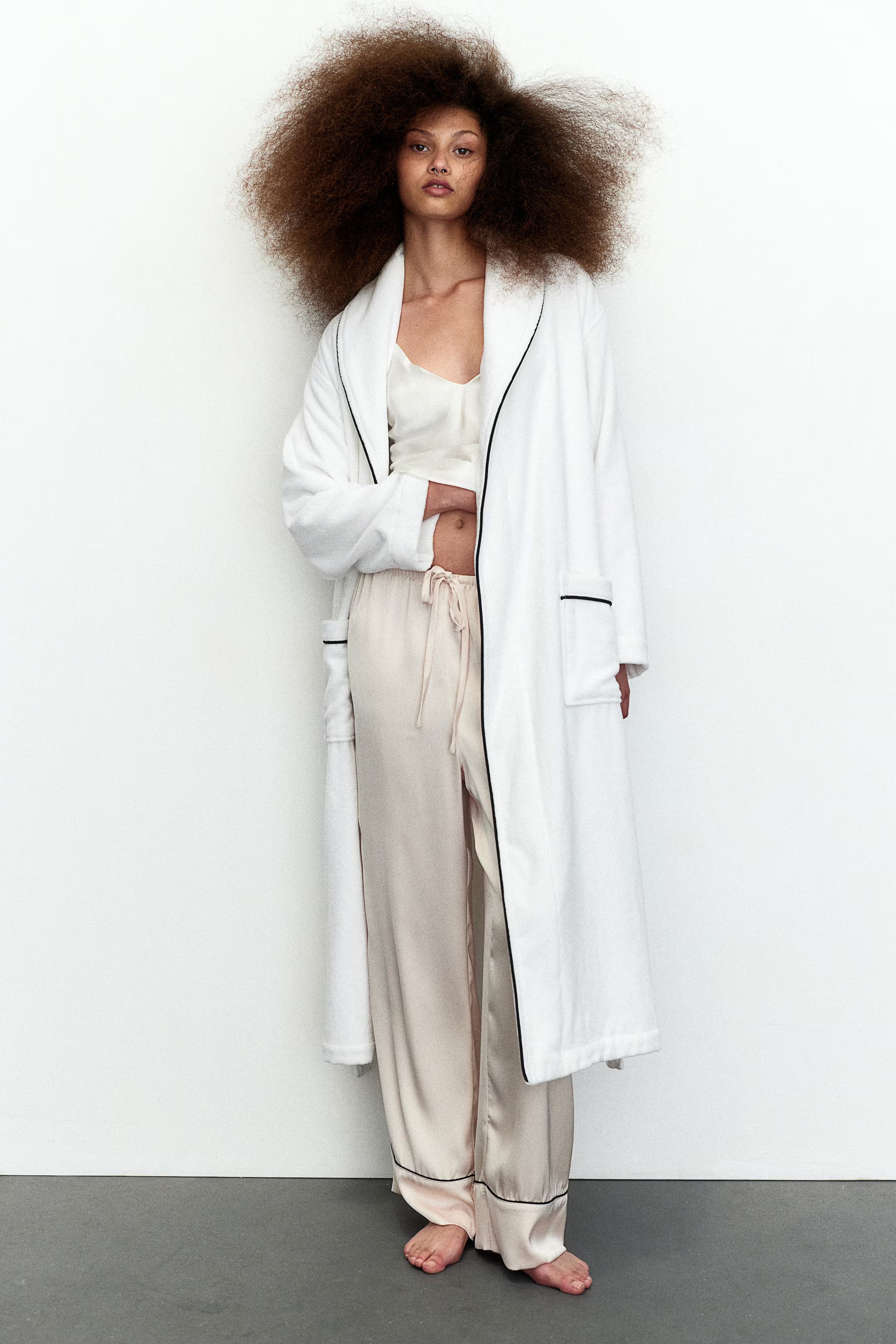 Velour dressing gown | H&M (UK, MY, IN, SG, PH, TW, HK)