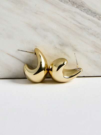 1pair Fashionable Gold Vintage Women's Stainless Steel Hollow Out Earrings Winter Gifts | SHEIN