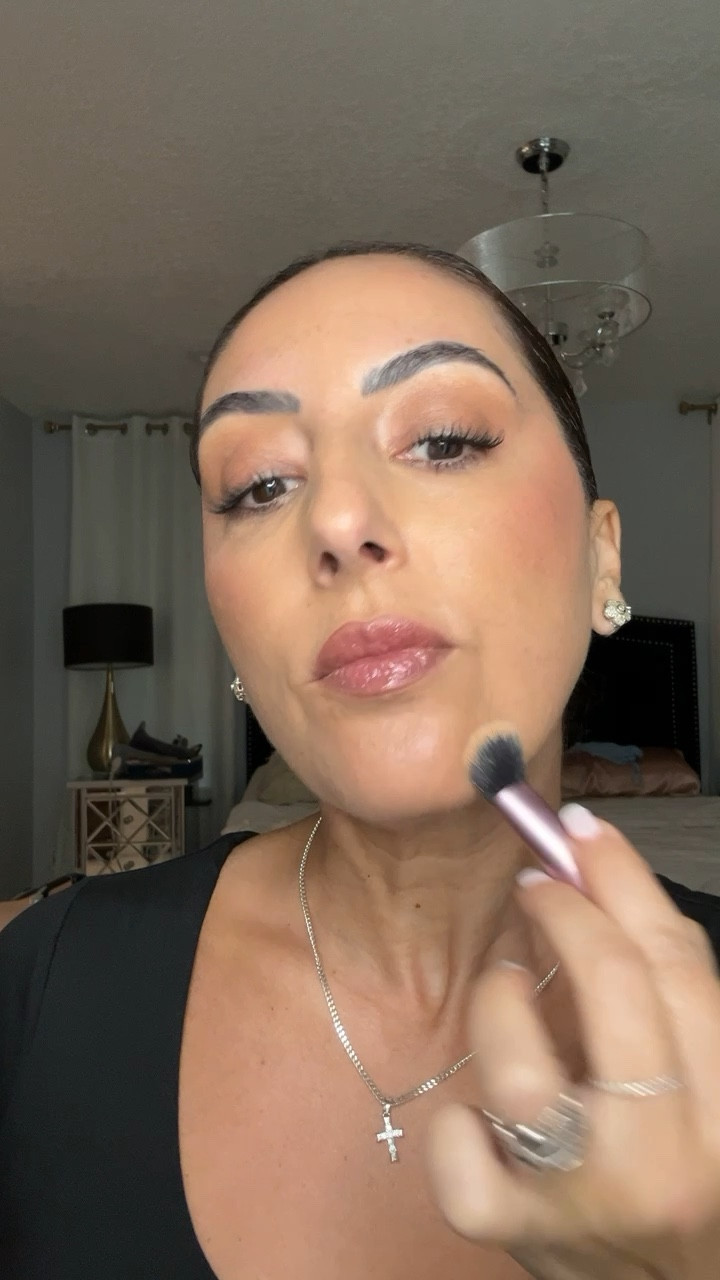 Who knew your eyelash curler had a secret talent?

Not just for lashes! Your curler can double as a contour guide for a snatched chin. Quick hack, flawless finish.

#LTKBeauty #LTKOver40