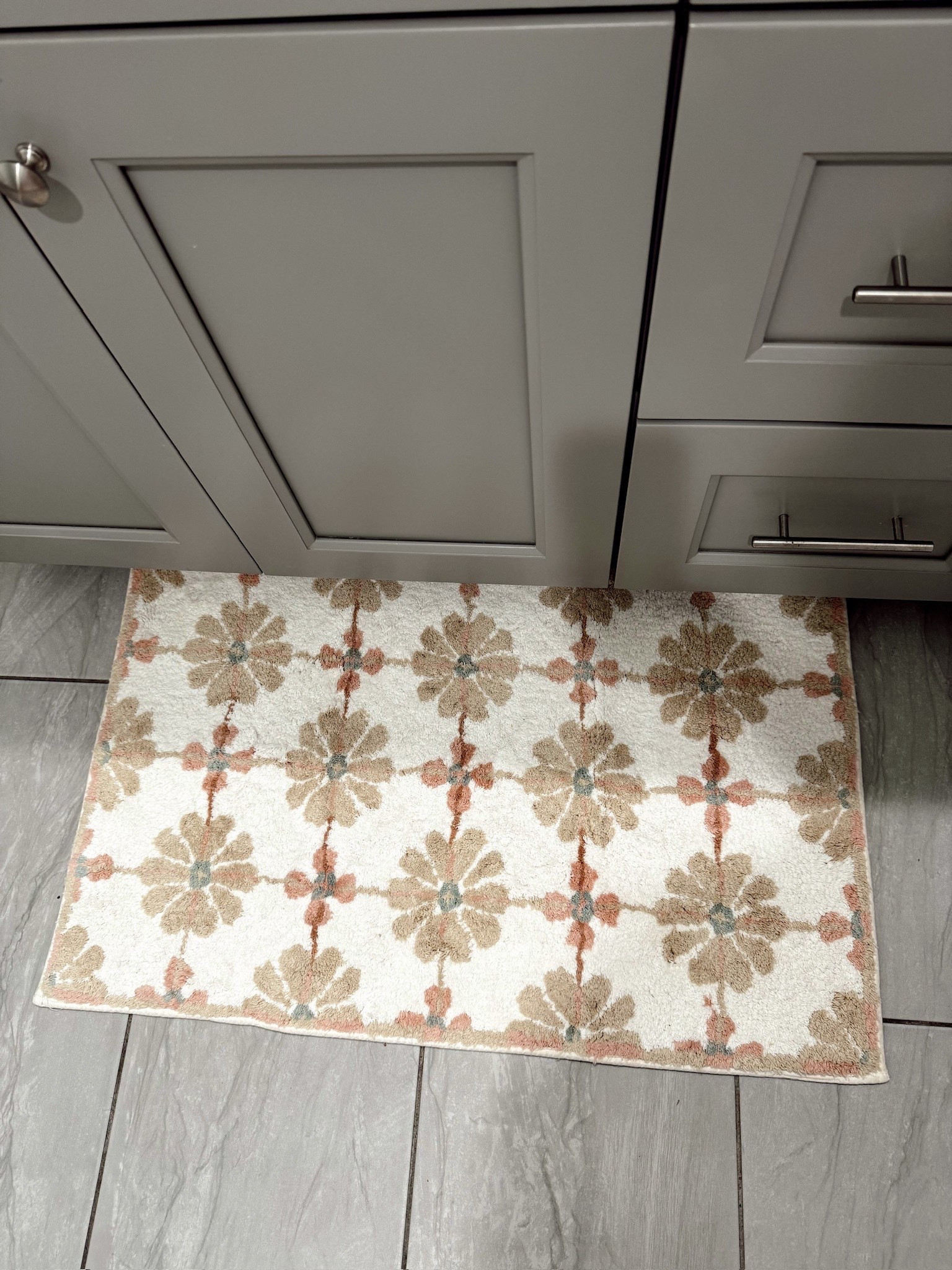 The cutest bath mat from @Anthropologie!🤎




Home decor, bathroom, neutral, print, pattern, anthro home, shelli enright, stylenright

#LTKHome #LTKSeasonal