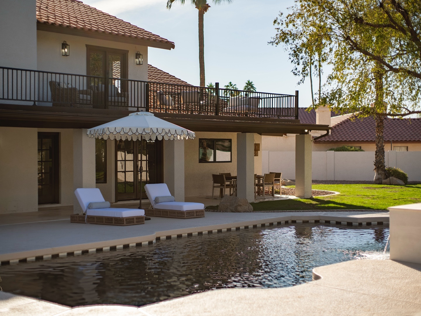 Are we wishing we could be enjoying warmer days or are we into this Arizona winter? ❄️ 

Exterior Staging at the San Salvador Home 👌🏼