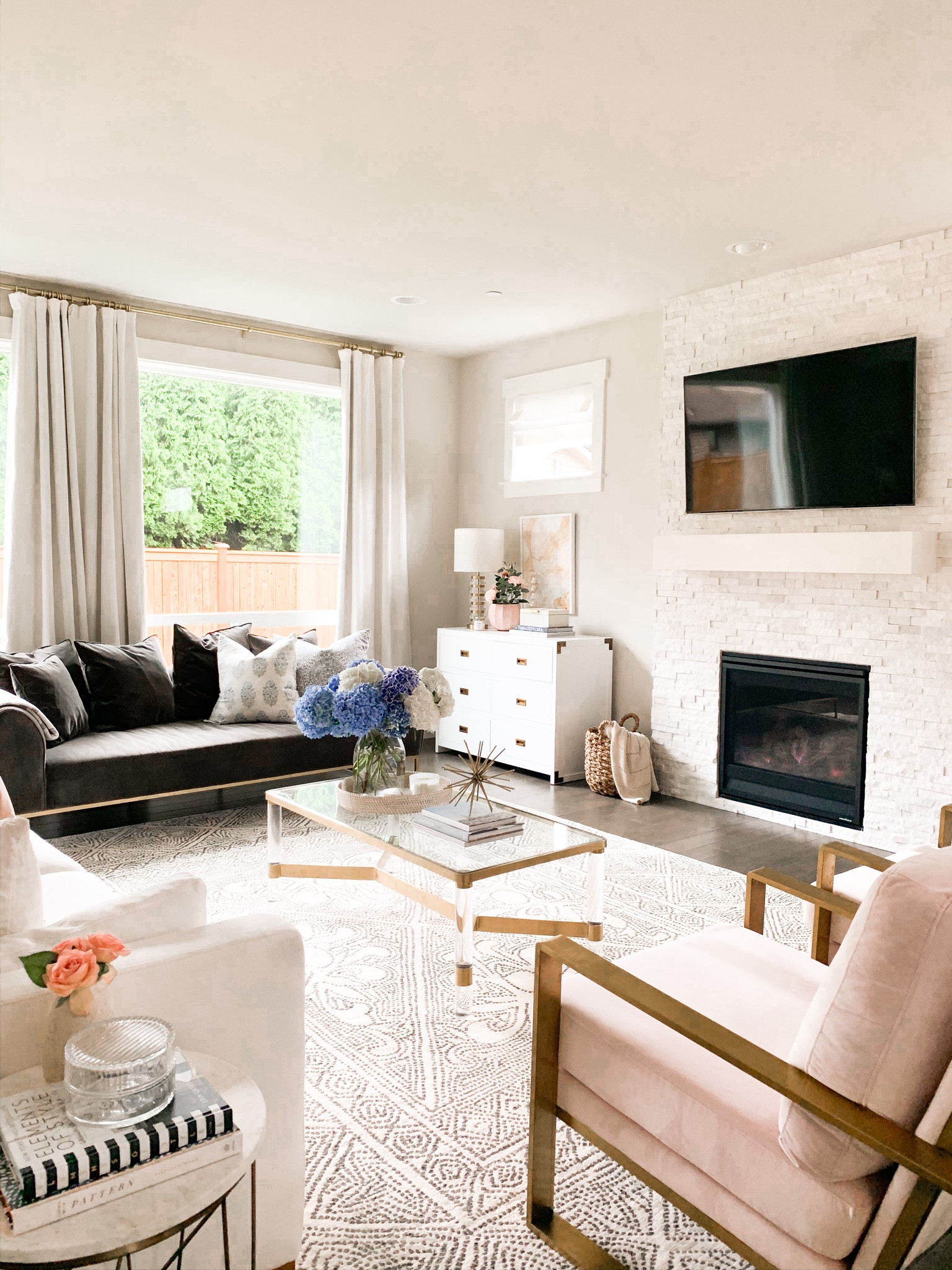 Living room decor, living room rug, neutral decor

#LTKstyletip #LTKSeasonal #LTKhome