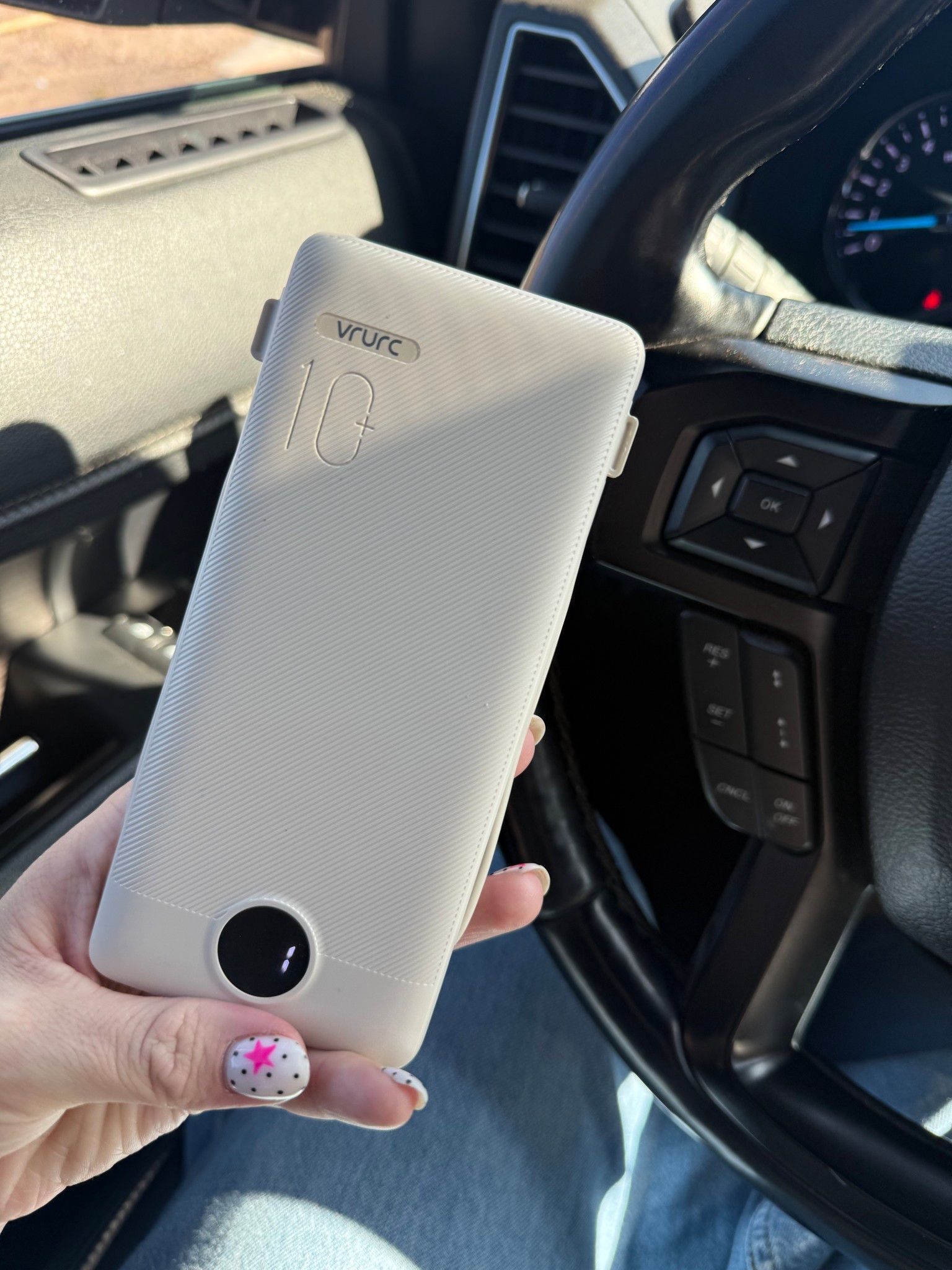 BEST portable charger!! Charges my phone so fast, holds a battery for a long time, and doesn’t overheat my phone! 