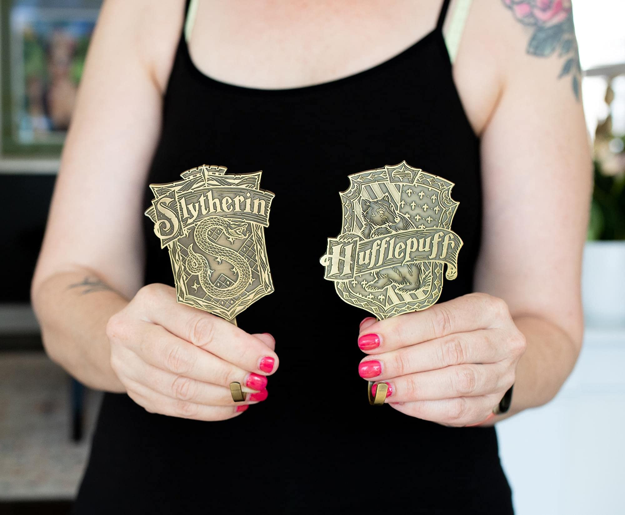 TENNBOO Harry Potter Gold Hogwarts Houses Wall Hooks Storage Rack | Set of 4 | Amazon (US)