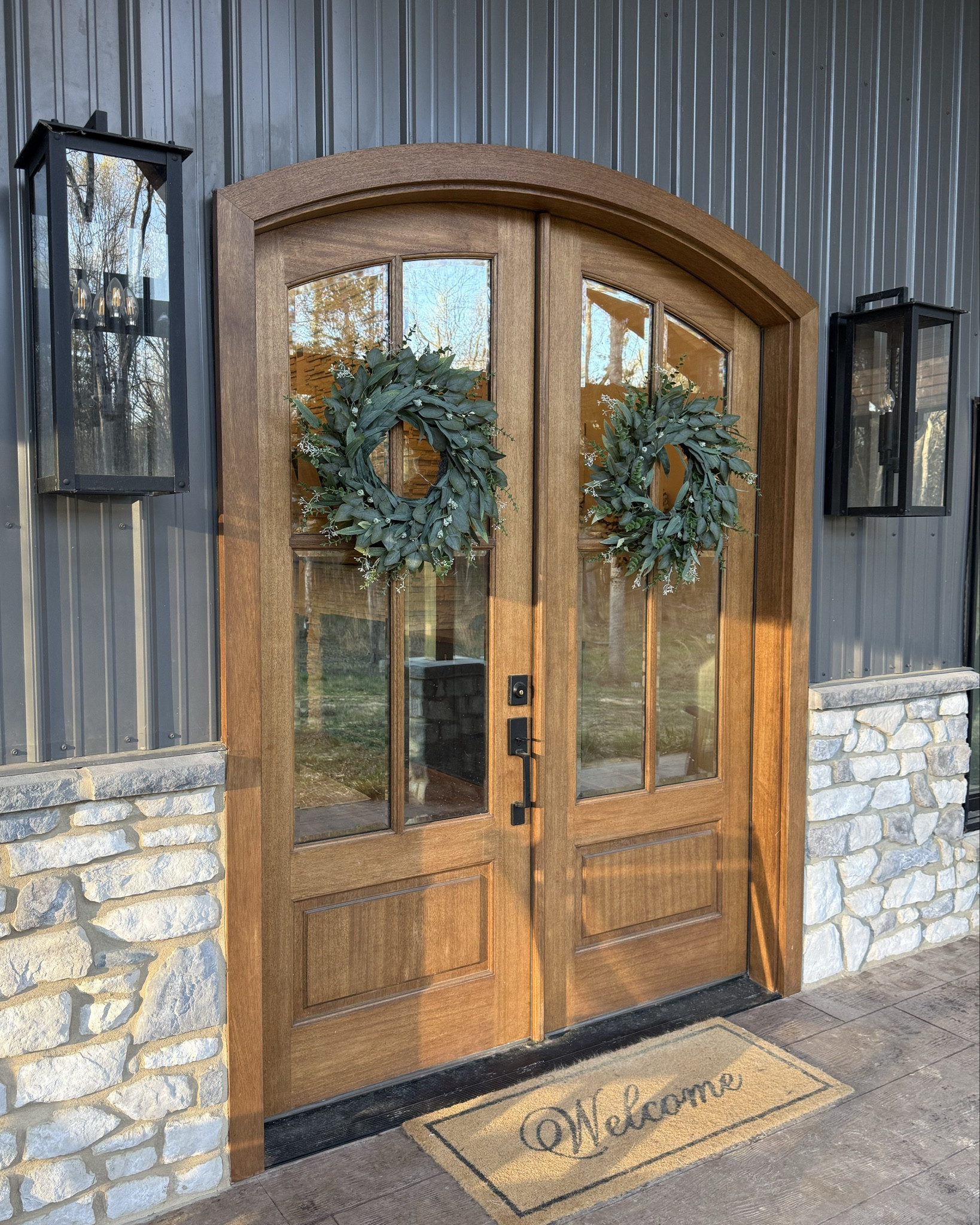 One of my most asked questions… our exterior lights 🤍
These made SUCH a difference on our home, especially at night.
Linking them here for y’all! 
They give off the prettiest glow at night 🤍

#LTKHome