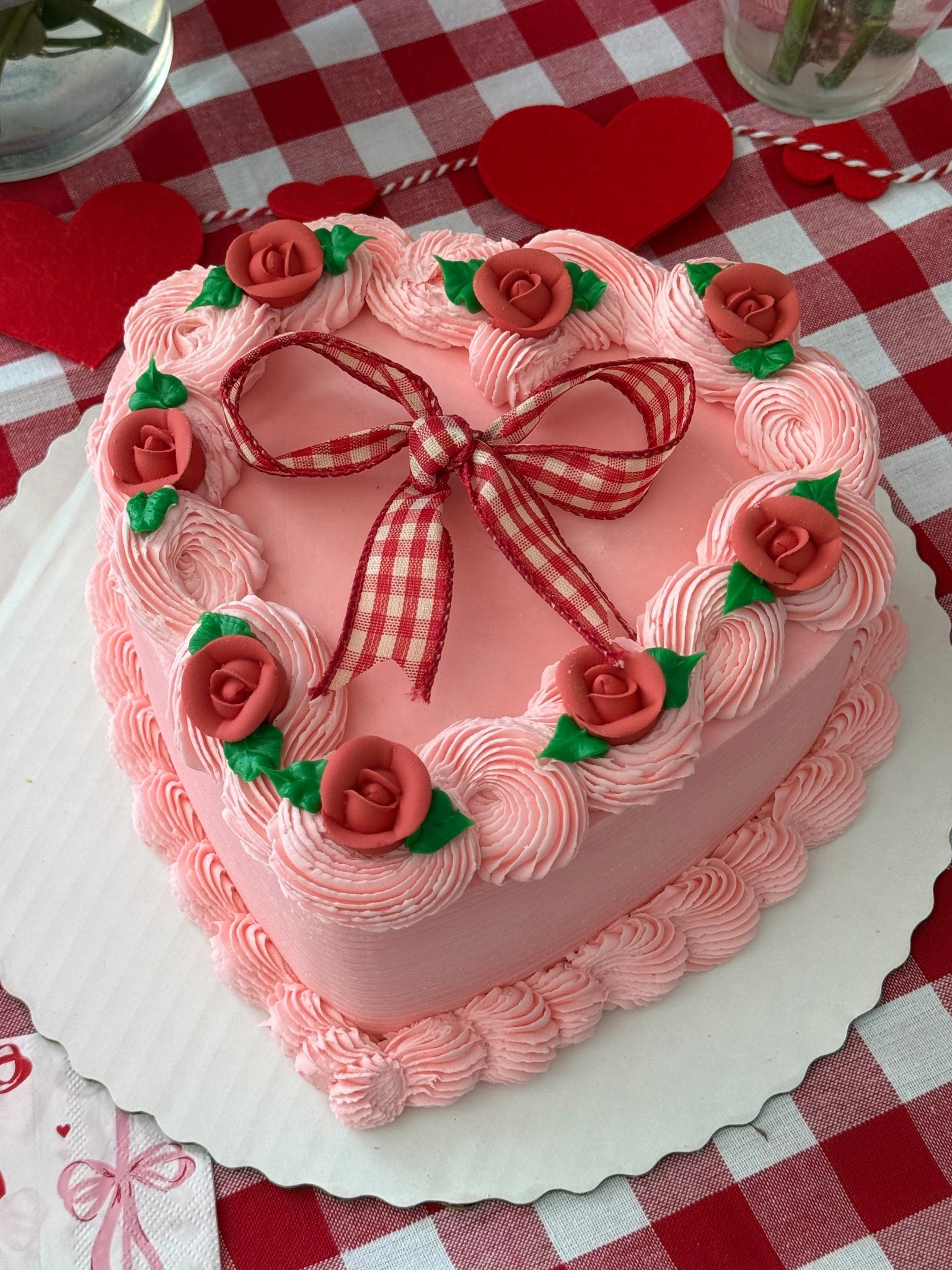 The viral cake you ain’t regret ordering for this Valentine’s Day…. It’s way tooooo cute and comes in lots of options you choose your flavor and filling. 💕❤️🎀

#LTKValentine #LTKSeasonal