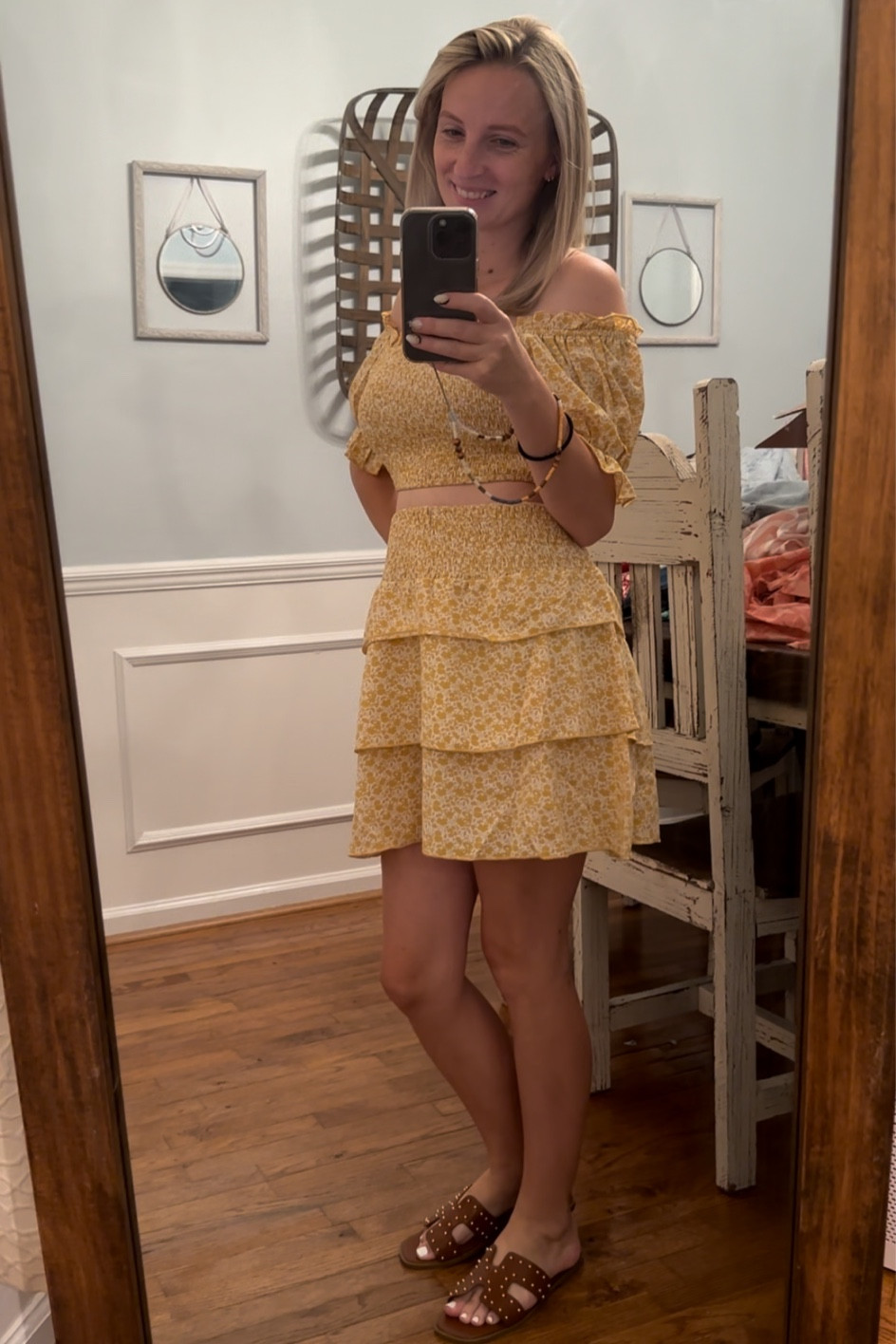Size small
5’1
105 lbs