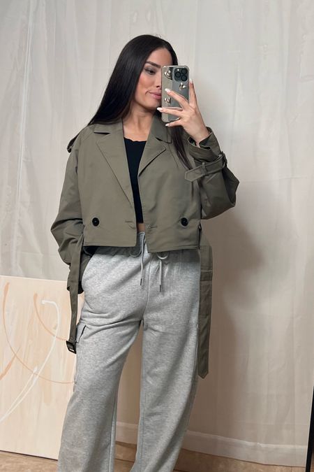 Cute & comfy look 
Blazer jacket 
Rain coat 
Fashionable 
Sweat pants 
Silver chrome phone case 

#LTKFindsUnder100 #LTKStyleTip #LTKU