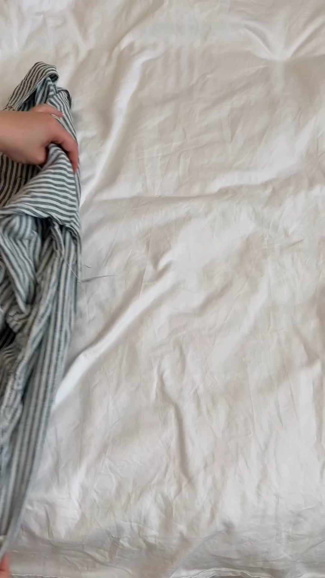 AND it was 50% off TOO!! im obsessed (until I wash it so pray for me) 
.
.
.
#designerhandbags #luxurylifestyle #luxuryfashion #handbagreview #fashiontrends #ootd #oldnavy #summerfashion #quietluxury