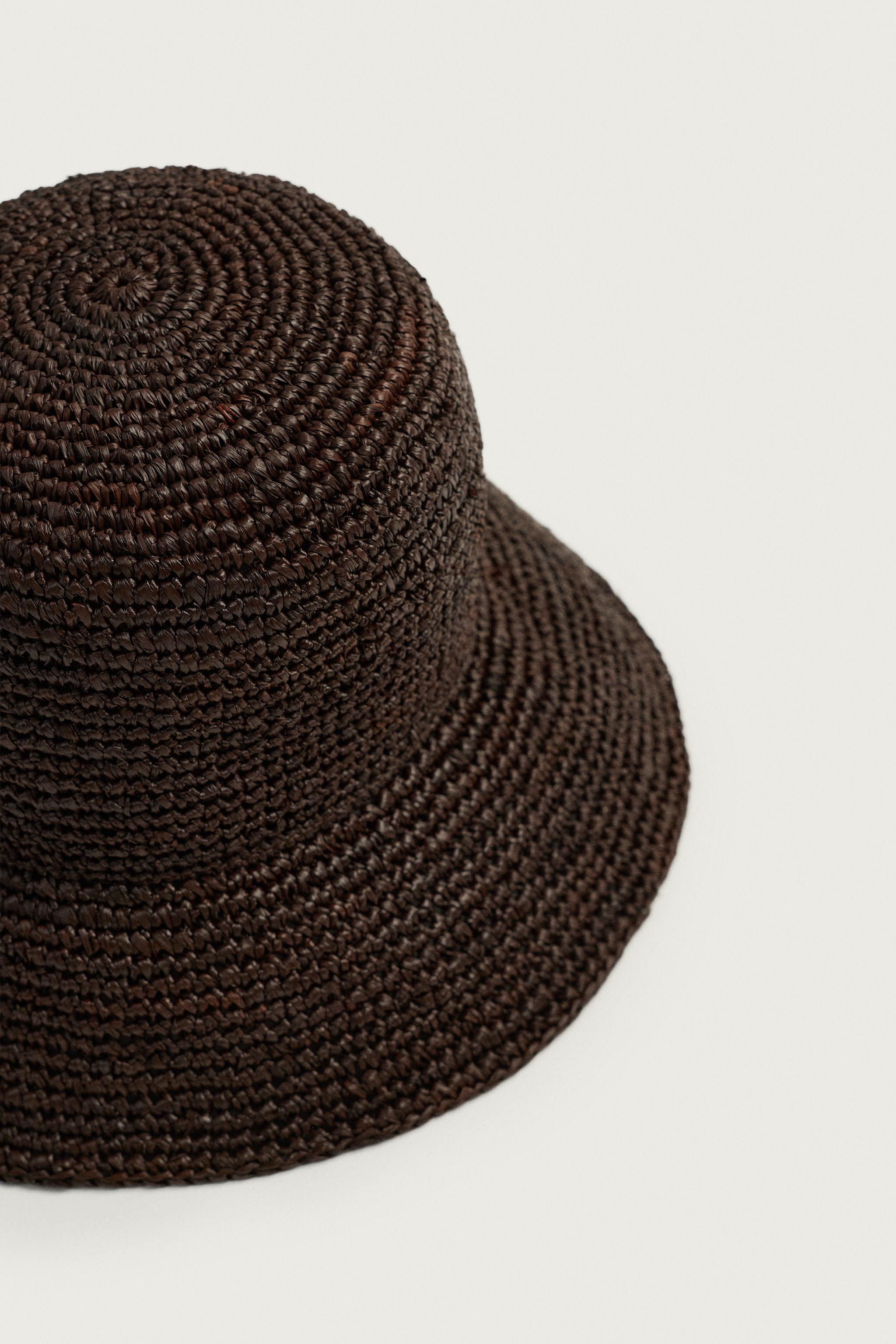 Bucket-Hut aus geflochtenem Bast. Breite Krempe. | Zara DE