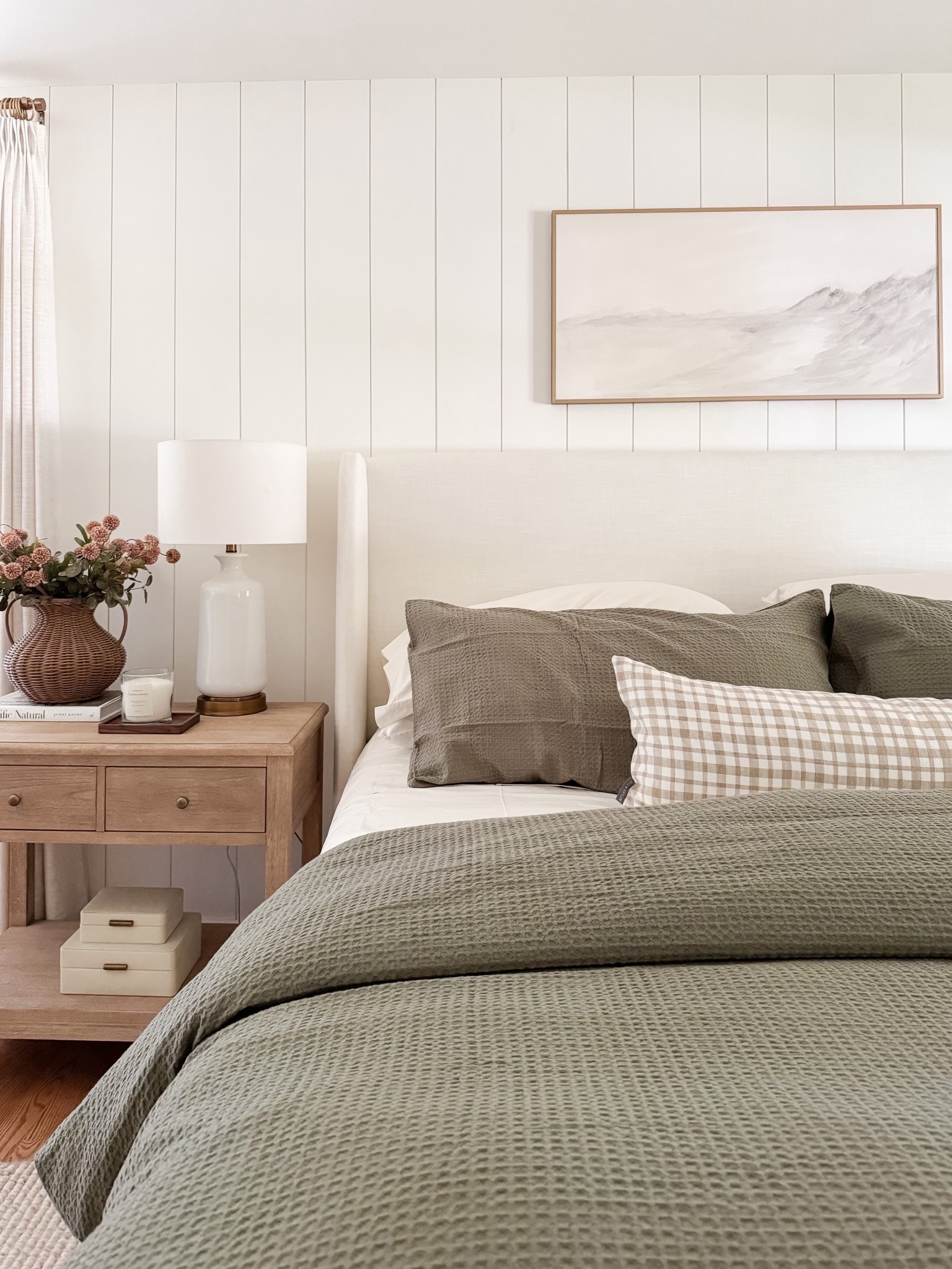 Quince bedding & Tilly upholstered bed, throw blankets, fall bedding, bedroom decor, seasonal decor, modern coastal bedroom, home inspo, bedroom inspo, sherricalnanhome

#LTKSaleAlert #LTKHome #LTKSeasonal