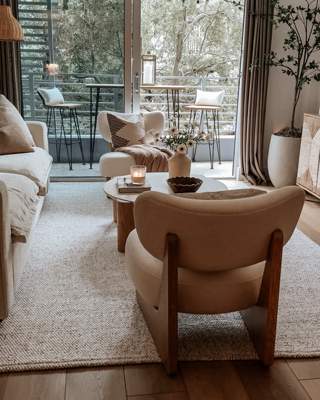 Neutral cozy living room 

#LTKHome #LTKStyleTip