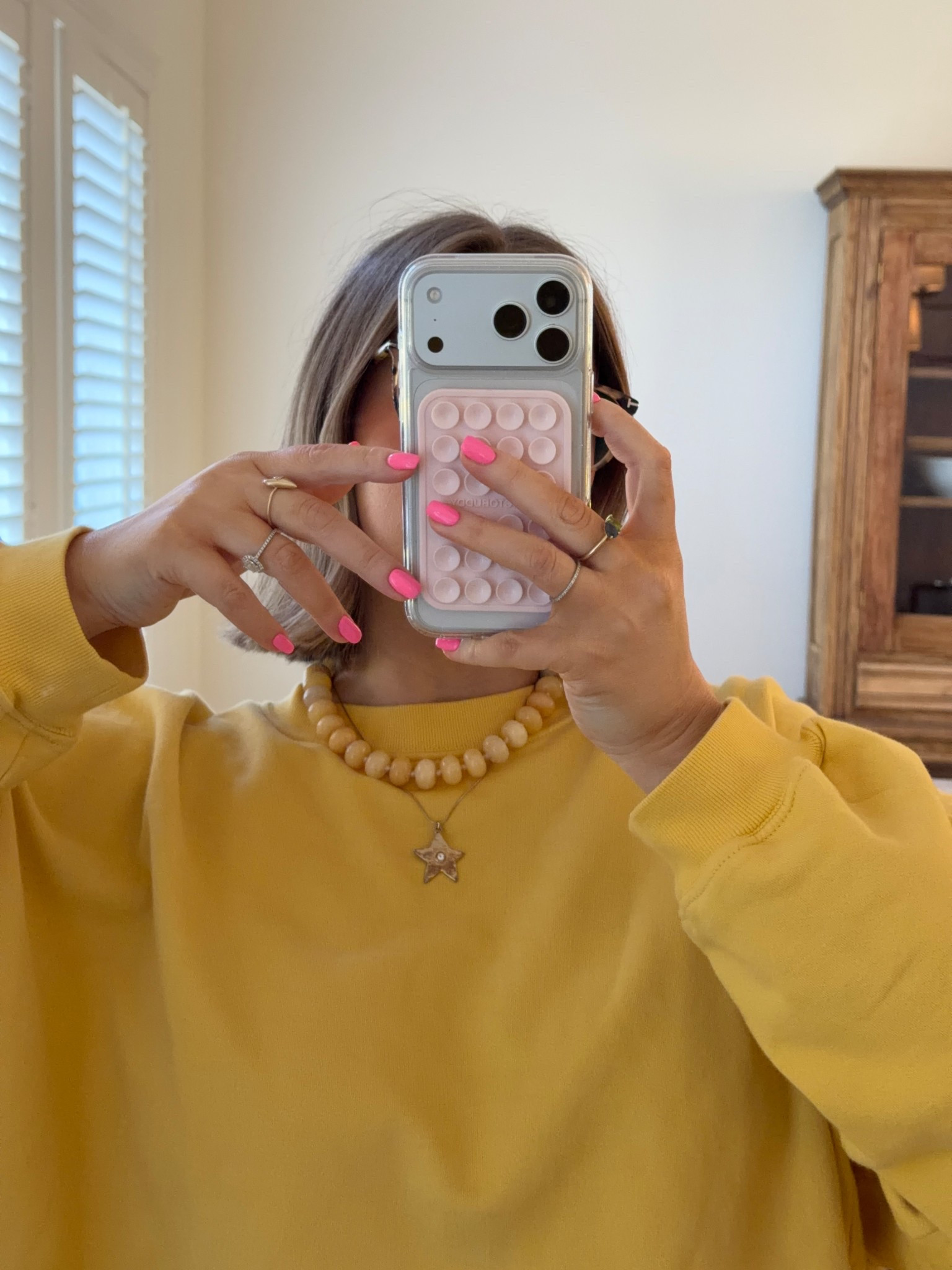 Size M/L daily drills sweatshirt I love and live in these 😃