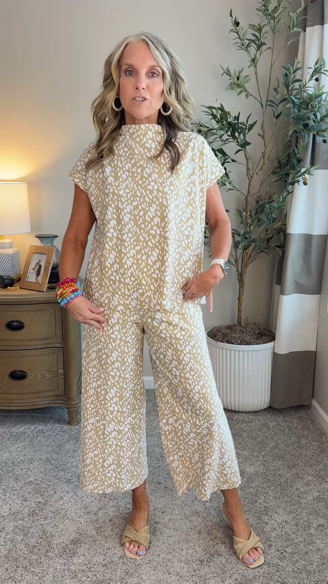 I’m wearing extra small in both. Greatest part of a travel capsule, workwear, lunch with the girls.

#LTKgrwm #LTKootd #LTKOver40