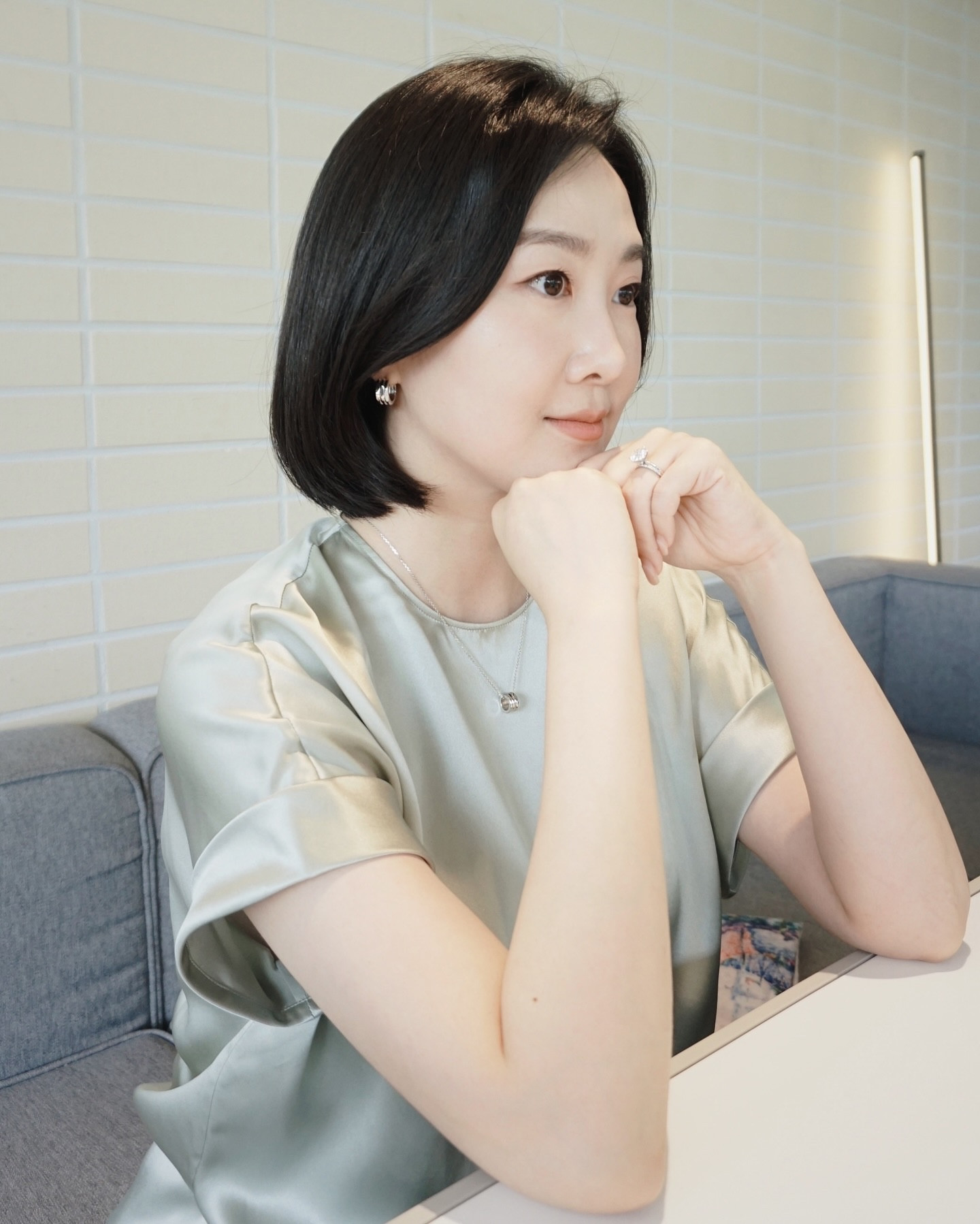 #광고 여름엔 실버주얼리로 시원하게 @hyeres_lor_official 🤍

스톤 세팅 없이도 반짝이는 데일리 주얼리를 찾았어요.
제가 꾸준히 모아가는 클래식 모던 주얼리 브랜드 
#이에르로르 의 트리플 실버(W) 컷아웃 목걸이 & 귀걸이인데요. 

컷아웃으로 빛나는 깔끔한 디자인에 
피부톤이 화사해보이는 #실버주얼리 라
편한 옷차림은 물론 꾸꾸꾸 스타일링에도 모두 잘 어울려서 
만족스럽게 착용 중이에요.

예쁜 여름 주얼리 찾는 분들께 추천해요!
.
.
.
.
#실버목걸이 #실버귀걸이 #실버이어링 #실버 #실버쥬얼리 #주얼리 #주얼리브랜드 #실버925 #실버반지 #링귀걸이 #데일리주얼리 #주얼리코디 #데일리룩 #여름코디 #여름패션 #패션인스타 #스타일링 #주얼리추천 #아웃핏 #OOTD #JOTD #kfashion #koreanstyle #silver #silverjewelry #seoul

#LTKsummer #LTKasia #LTKkorea