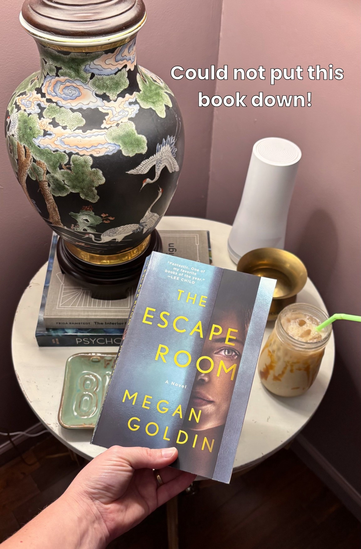 If you love a good thriller, this book was SO good.

#books #thriller 