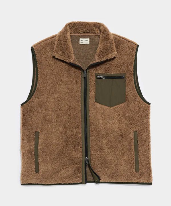 Solid Adirondack Fleece Vest in Camel | Todd Snyder