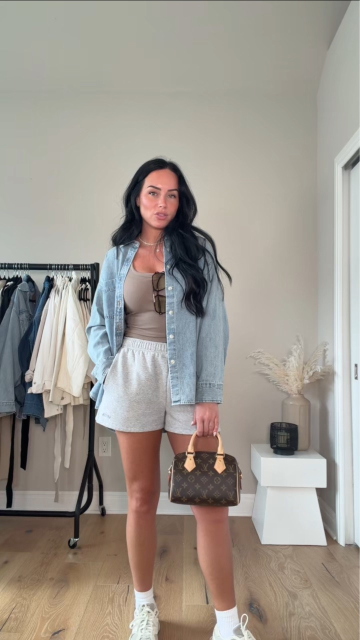 The perfect casual & comfy outfit ✨

My sizing 5’7”, 145 lbs, 32dd
Wearing a size small tank, XS denim shirt, and medium shorts

You can find all the outfit details on my LTK under “outfit inspo” 🫶🏻

@Aritzia
