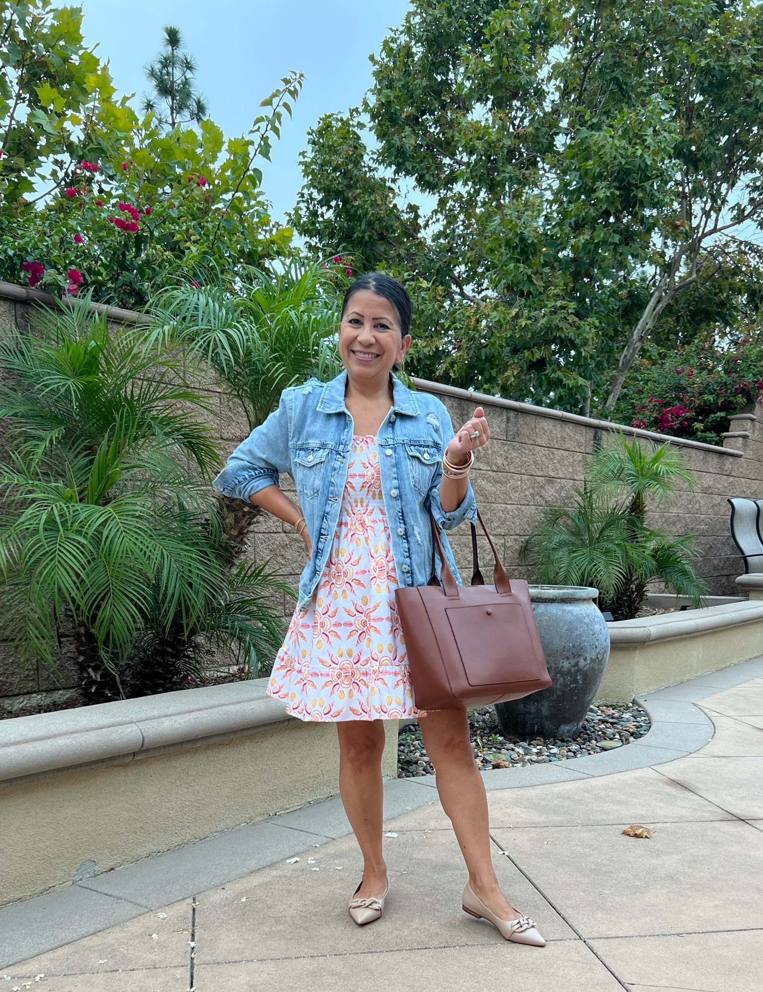 When you are not ready to let go of your summer dresses ~ add a denim jacket & some nude / neutral flats 🍂

Hill House Elizabeth dress 🐚 
teacher outfits | fall outfits | fall dresses | work outfits | 


#LTKover40 #LTKworkwear #LTKstyletip