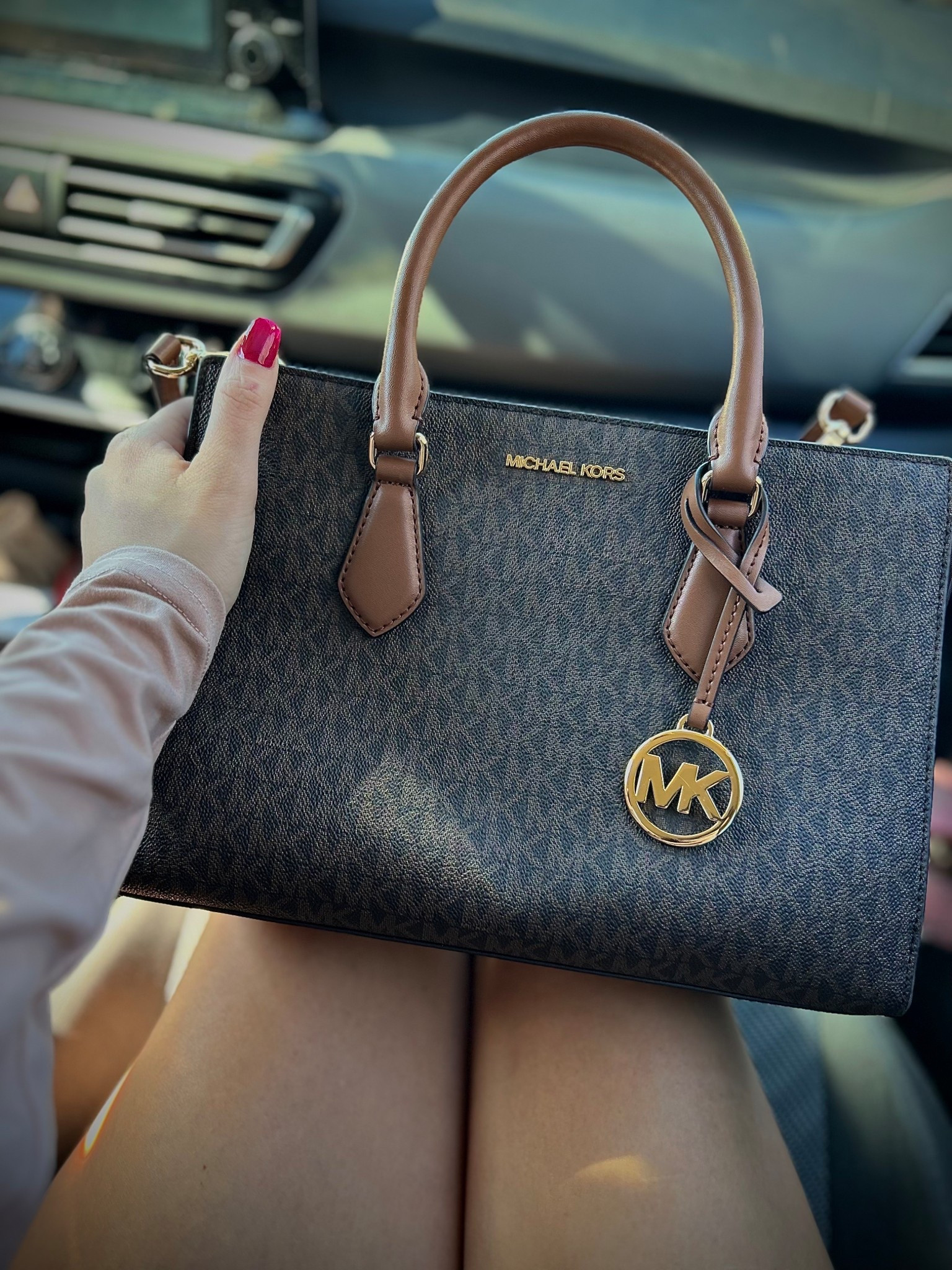 🤎📦👜

#LTKmomlife #LTKTravel #LTKootd