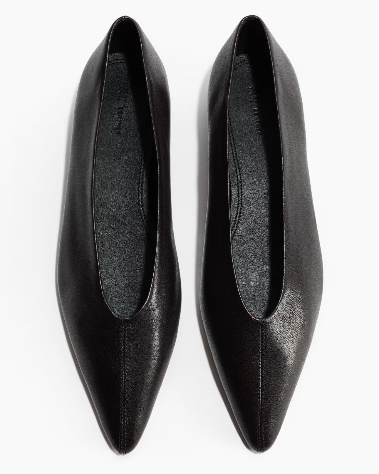 Trend Alert: Black Suede Leather Ballet Flats

H&M Premium Selection. Soft black suede leather ballet flats with an elegant pointed toe and leather insole. Minimal, sophisticated and incredibly versatile. The perfect pair to wear from work to everyday looks.

🔎 H&M Premium Selection, black ballet flats, suede ballet flats, pointed toe flats, leather flats, black flats, office shoes, everyday flats, timeless shoes, quiet luxury, H&M new in

#LTKuk

#LTKeurope #LTKFashionMonth #LTKstyletip