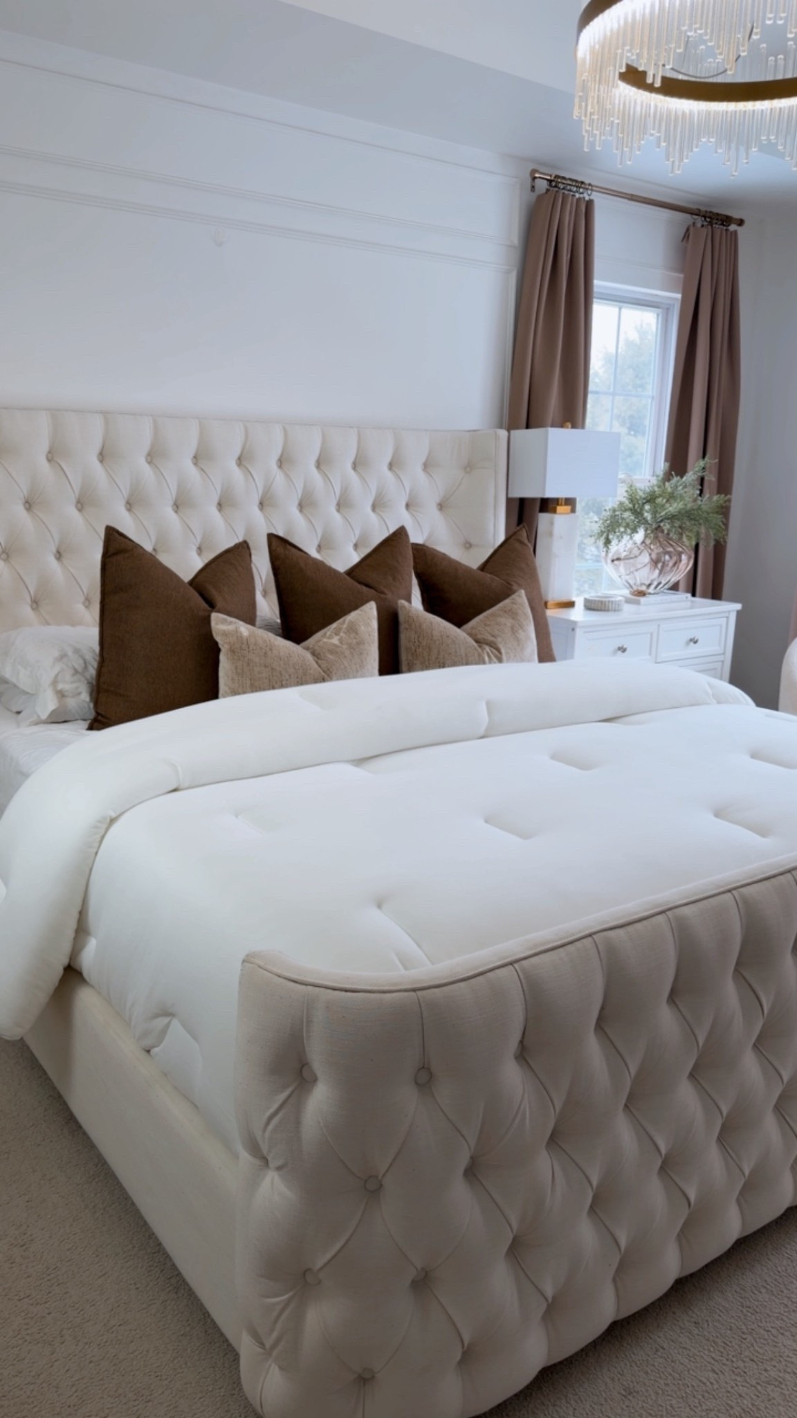 WAY DAY IN MY BEDROOM
#upholsteredbed #modernbed #alabaster #lamp #bedroom #wayfair #furnituresale

#LTKSaleAlert #LTKHome