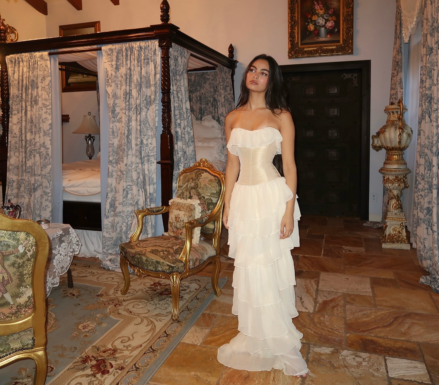 somewhere in fairy princess land 🧚🏼‍♀️💫 @mirrorpalais