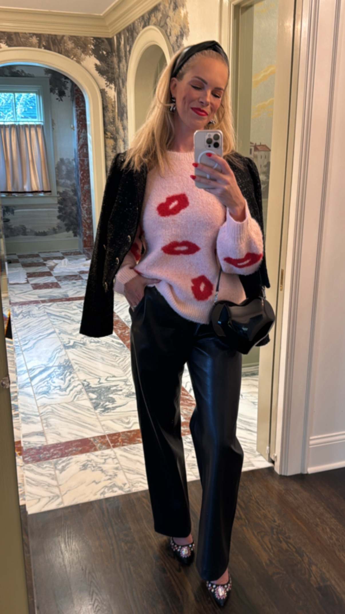 A Valentine’s Day outfit with edge 💋🖤 use code CASSIESAVE30 for 30% off the sweater and tweed jacket!

#LTKWatchNow #LTKOver40 #LTKSaleAlert