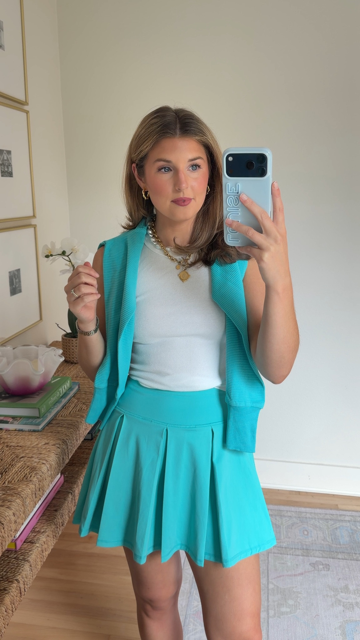 Summer athleisure fit! Wearing an XS in skirt and S in tank!