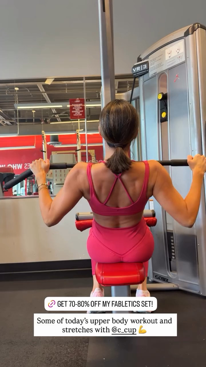 Some of today’s upper body workout  💪 @Fabletics 

Get 70-80% off my set when you become a member!! 

#LTKSaleAlert #LTKActive