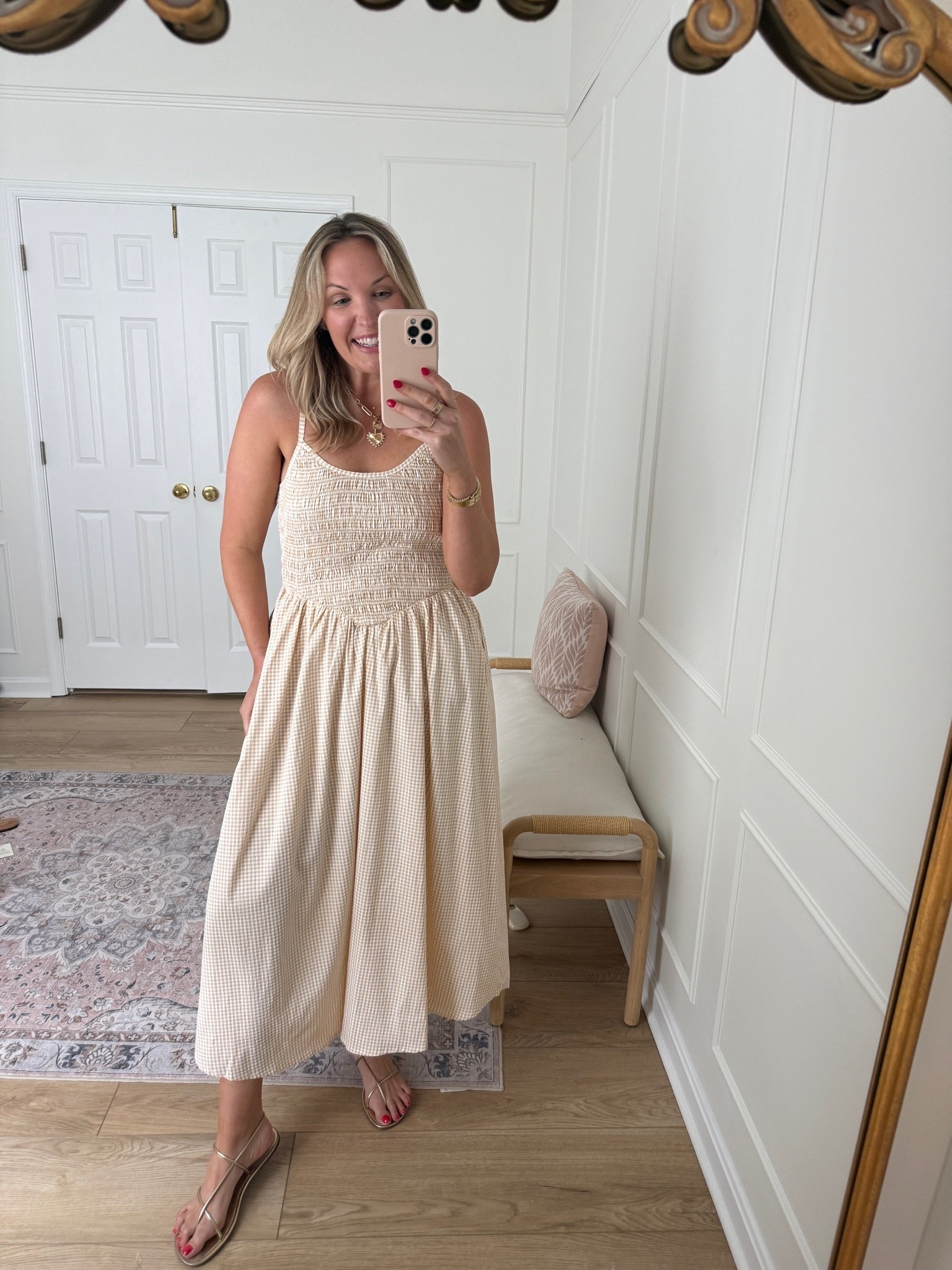 Love the silhouette of this dress! So easy to throw on and go! Wearing a med