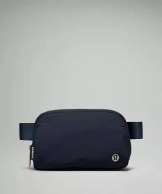 Everywhere Belt Bag 1L - True Navy - ONE SIZE | lululemon UK