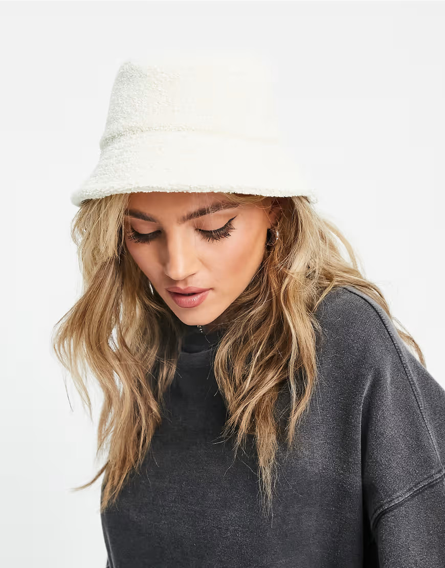 Weekday Berry organic cotton textured bucket hat in cream-Neutral | ASOS (Global)