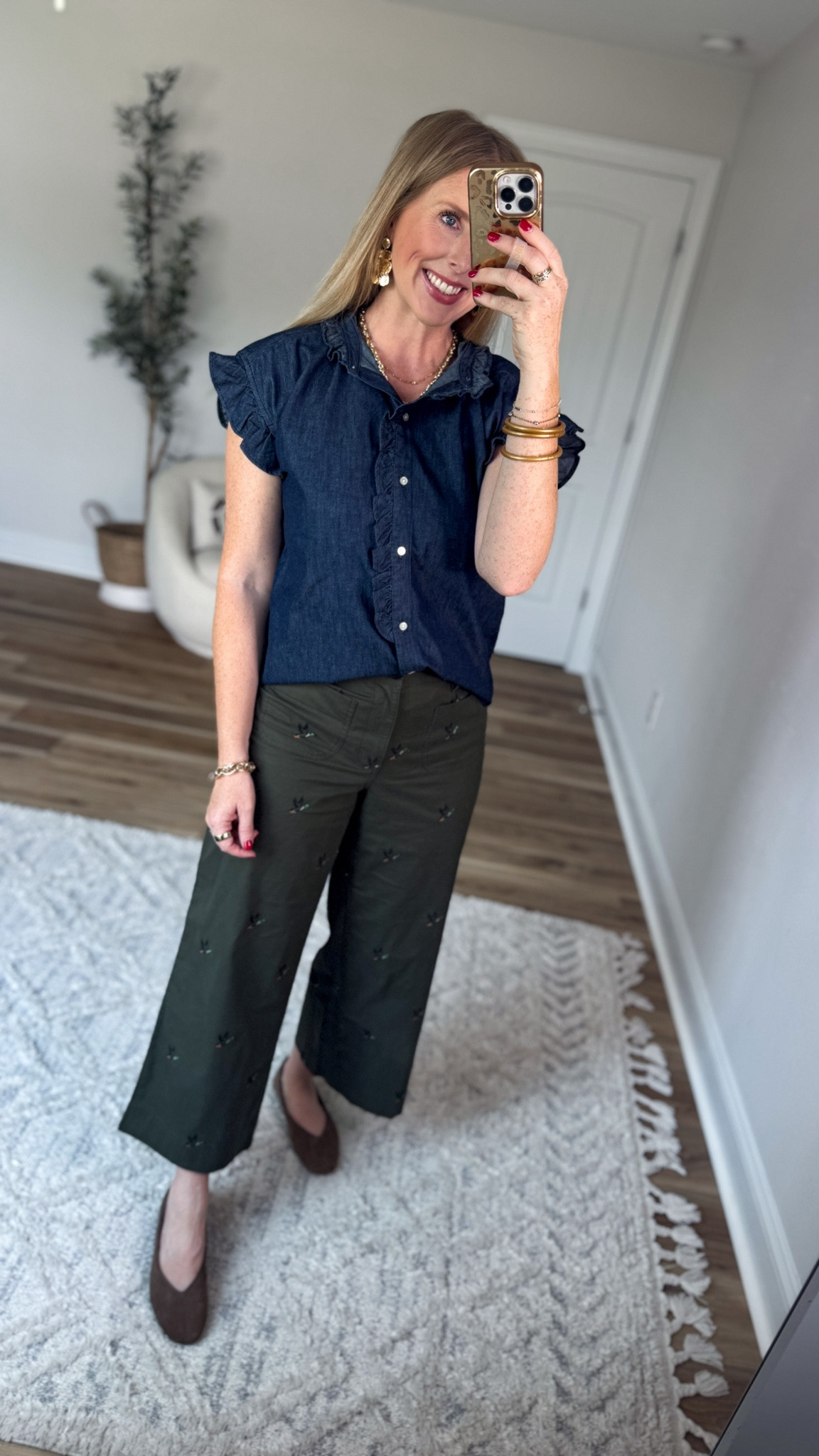Daily try on, Walmart outfit, Walmart fashion, Walmart try on, ruffle chambray, free assembly, duck embroidered pants

#LTKootd
