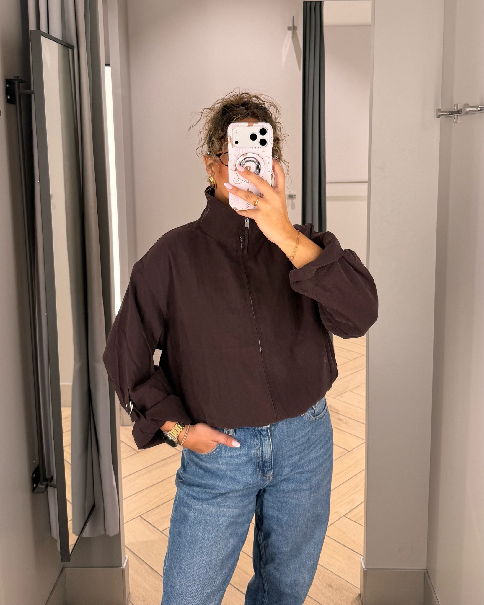I’m wearing a size small

#LTKautumn #LTKeurope #LTKjeans