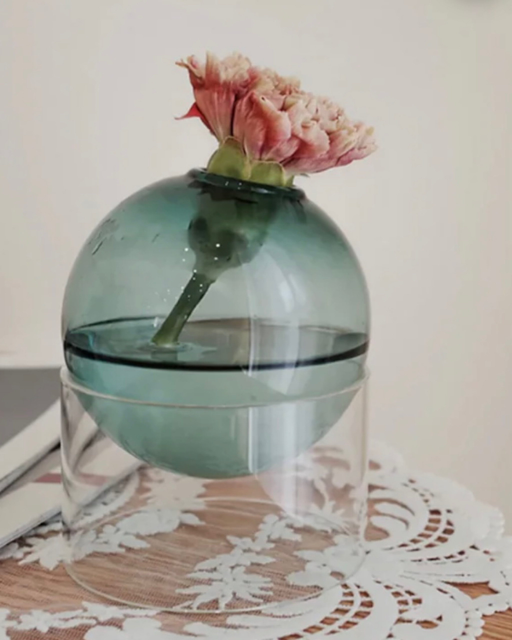 My sweet friend gave this unique and gorgeous glass blown bud vase to the hostesses of her daughter’s bridal shower. I just put a new flower in mine today and wanted to share it with you guys. Here’s the link if you’re interested, it’s a great gift for birthday or holidays so feminine I love it! 

#LTKhome #LTKstyletip #LTKGiftGuide