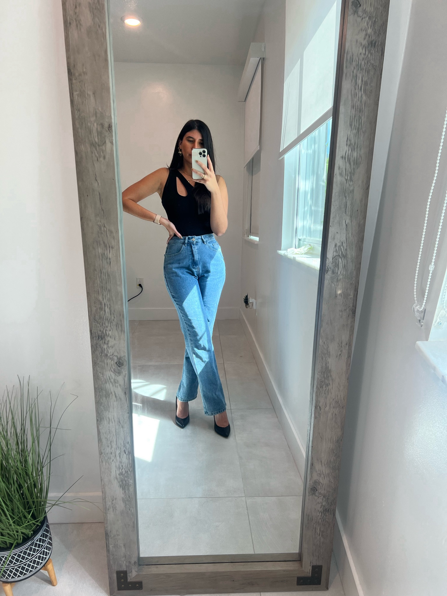 Classic, effortless look for everyday vibes! Loving these high-waisted jeans paired with a sleek black top and heels for a polished touch. Perfect for a day out or casual office style. Shop this look on #liketoknowit!

#OOTD #EffortlessStyle #ClassicOutfit #CasualChic #DenimLove #LTKstyletip #FashionInspo #SimpleAndSleek #StyleEveryday