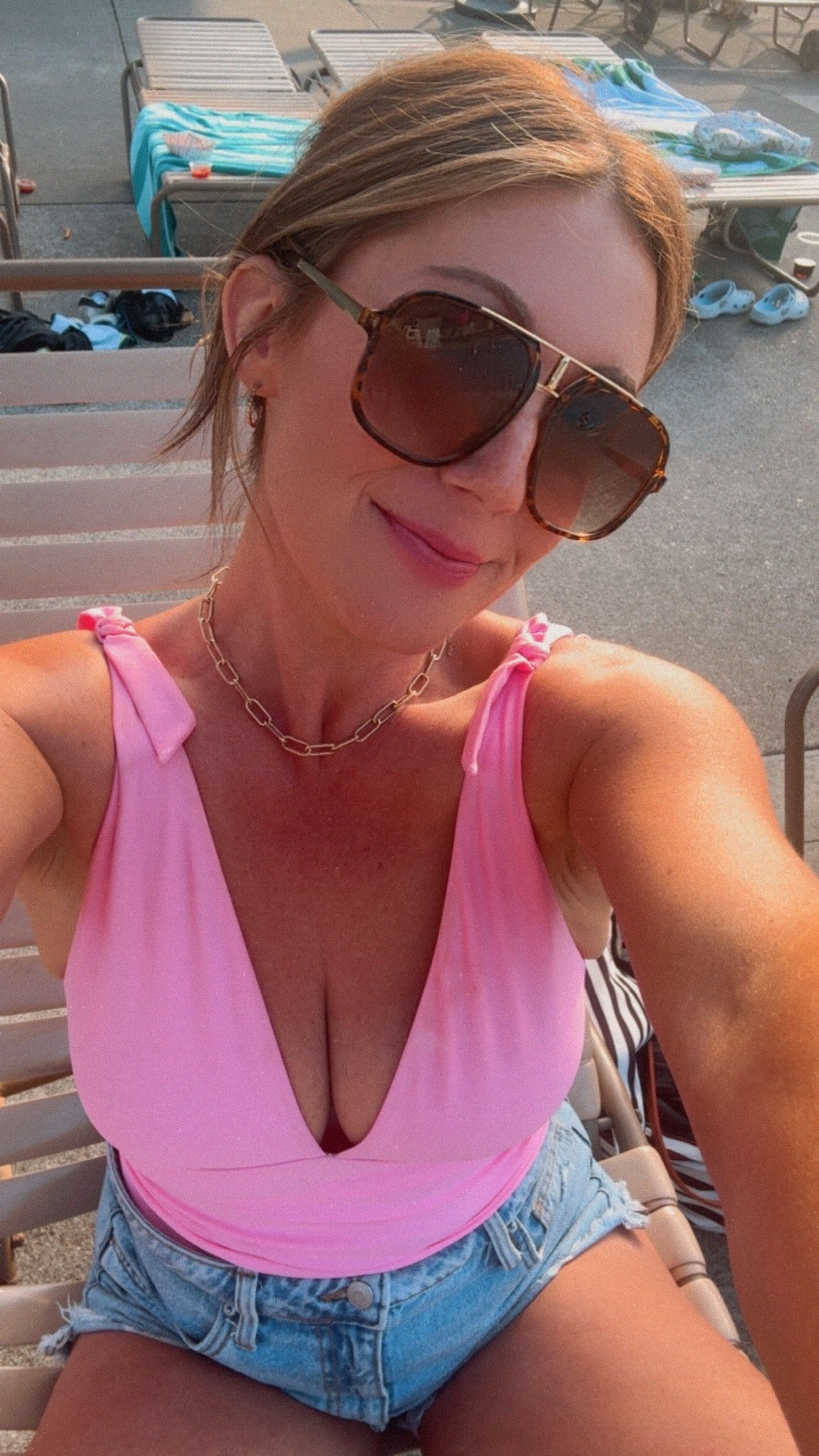 Bubblegum Pink 🍬 I didn’t know it could be this good. SUNNIES are FP and these Jean shorts give me the flattest tummy!

#LTKootd