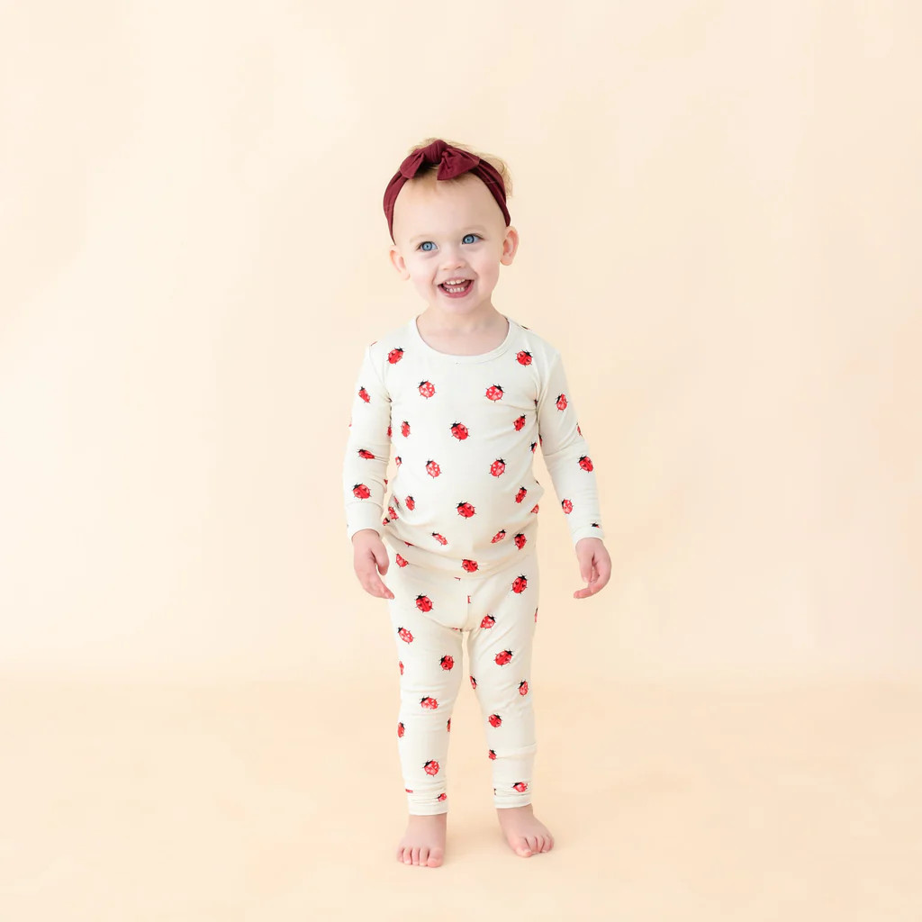 Long Sleeve Pajamas in Love Bug | Kyte BABY