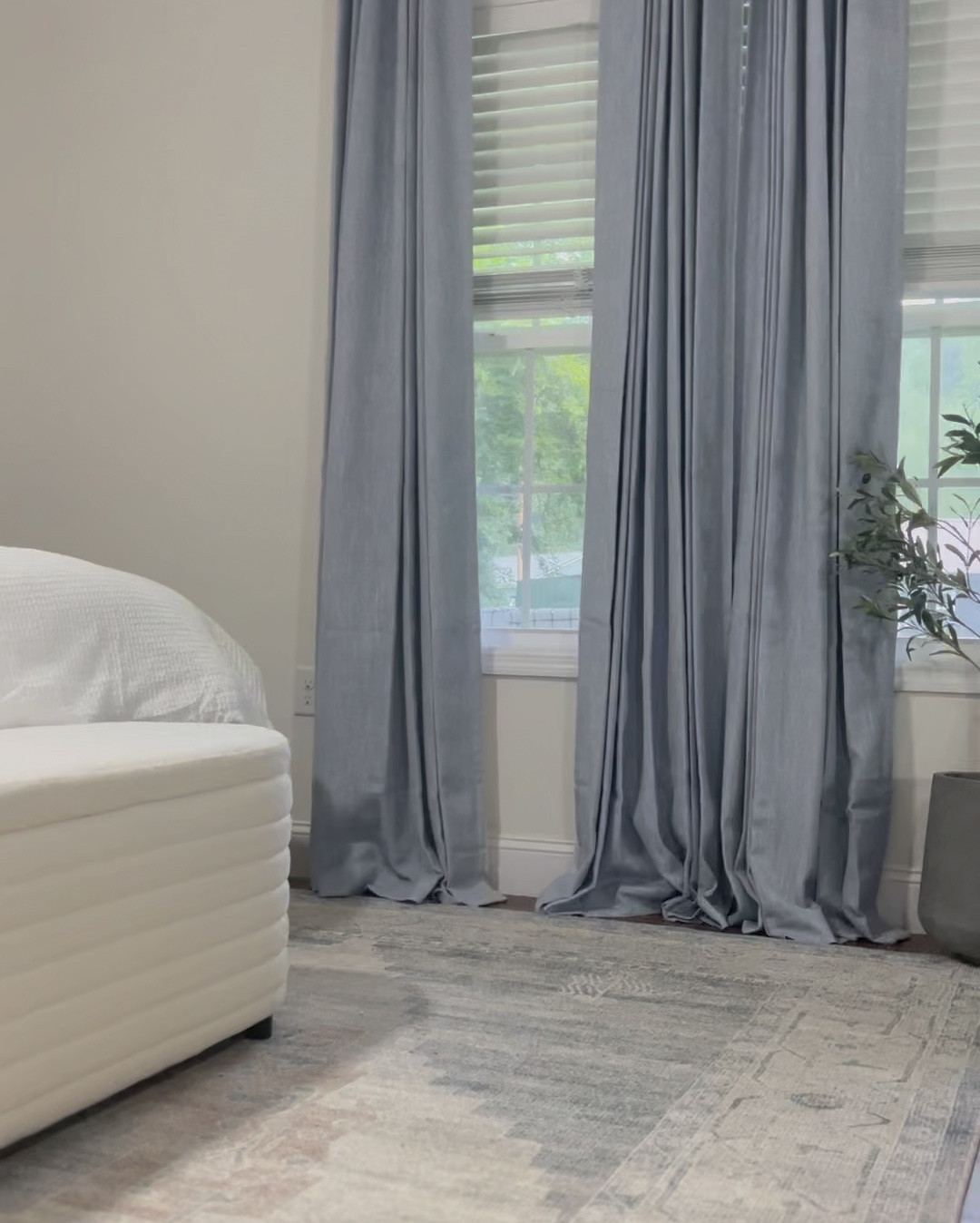 Transform your bedroom into a serene coastal oasis with Amazon's selection of decor and furniture! Incorporate calming blues, whites, and natural textures to bring the beach vibes indoors. #CoastalDecor #BeachyBedroom #SeasideStyle #AmazonFinds #CoastalFurniture 🐚🌴🛏️ Discover coastal-inspired home accessories, nautical decor, and bedding to create your perfect coastal retreat.


#CoastalDecor #BeachyBedroom #SeasideStyle #AmazonFinds #CoastalFurniture 🐚🌴🛏️

Search Optimization: Coastal bedroom decor, beachy furniture, coastal home accessories, nautical bedroom decor, coastal bedding.

#LTKSeasonal #LTKHome #LTKVideo