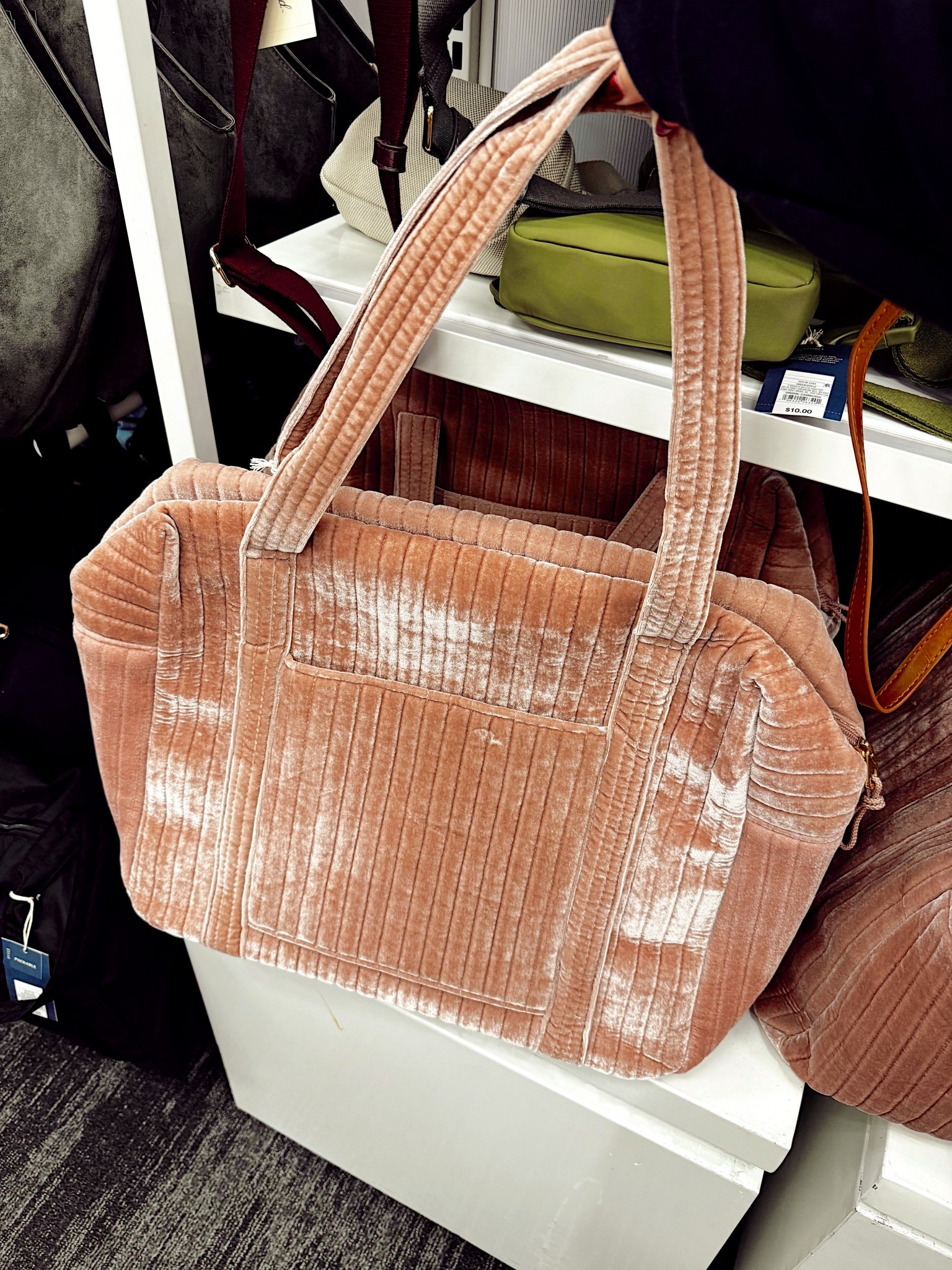 The cutest weekender bag! 

Travel style, holiday gifts, gifts for her, target finds, target run, target style 

#LTKHoliday #LTKFindsUnder50 #LTKGiftGuide