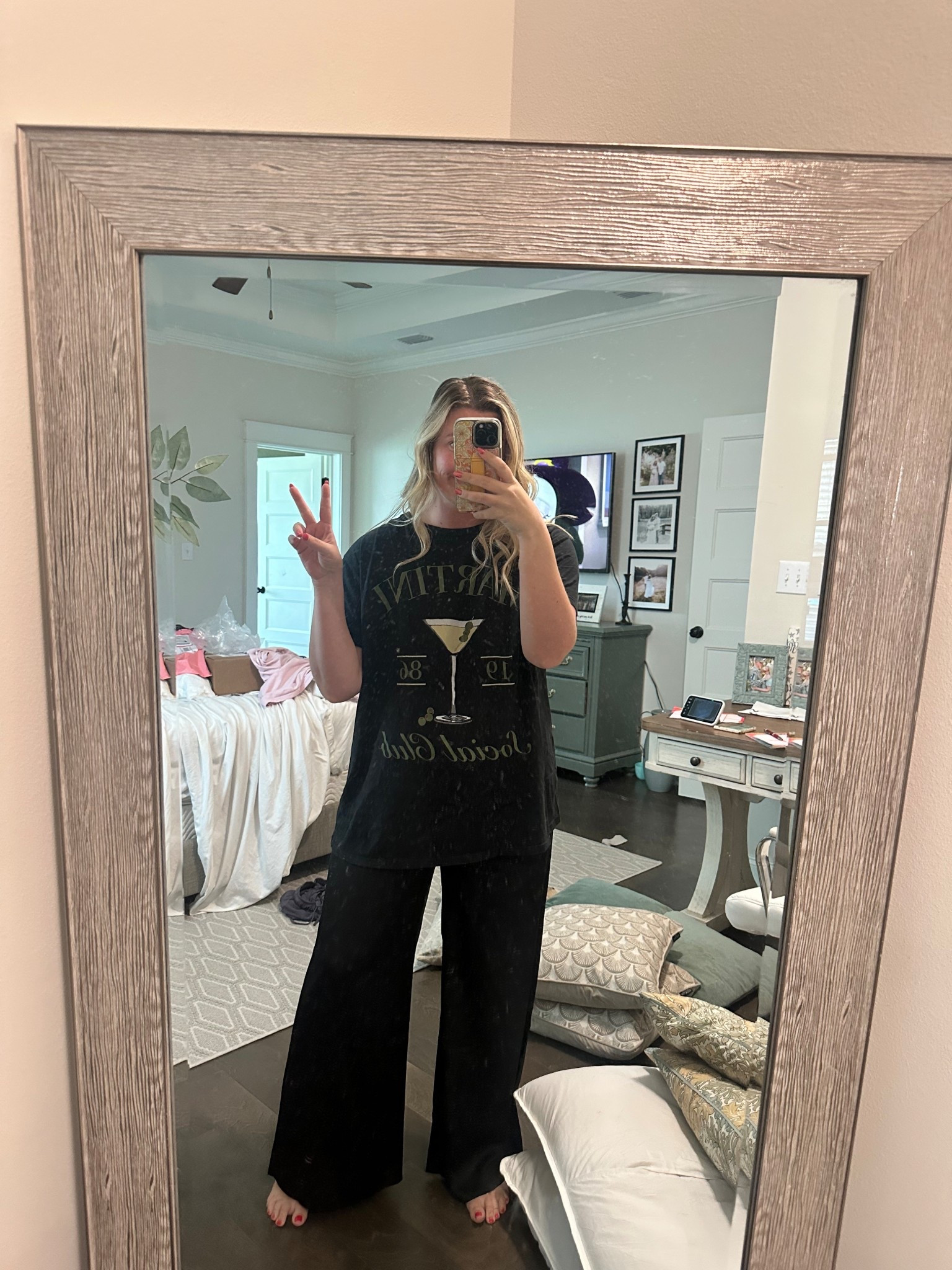 renting these in my Fashion Pass but LOVING this tee & pants are so comfy 