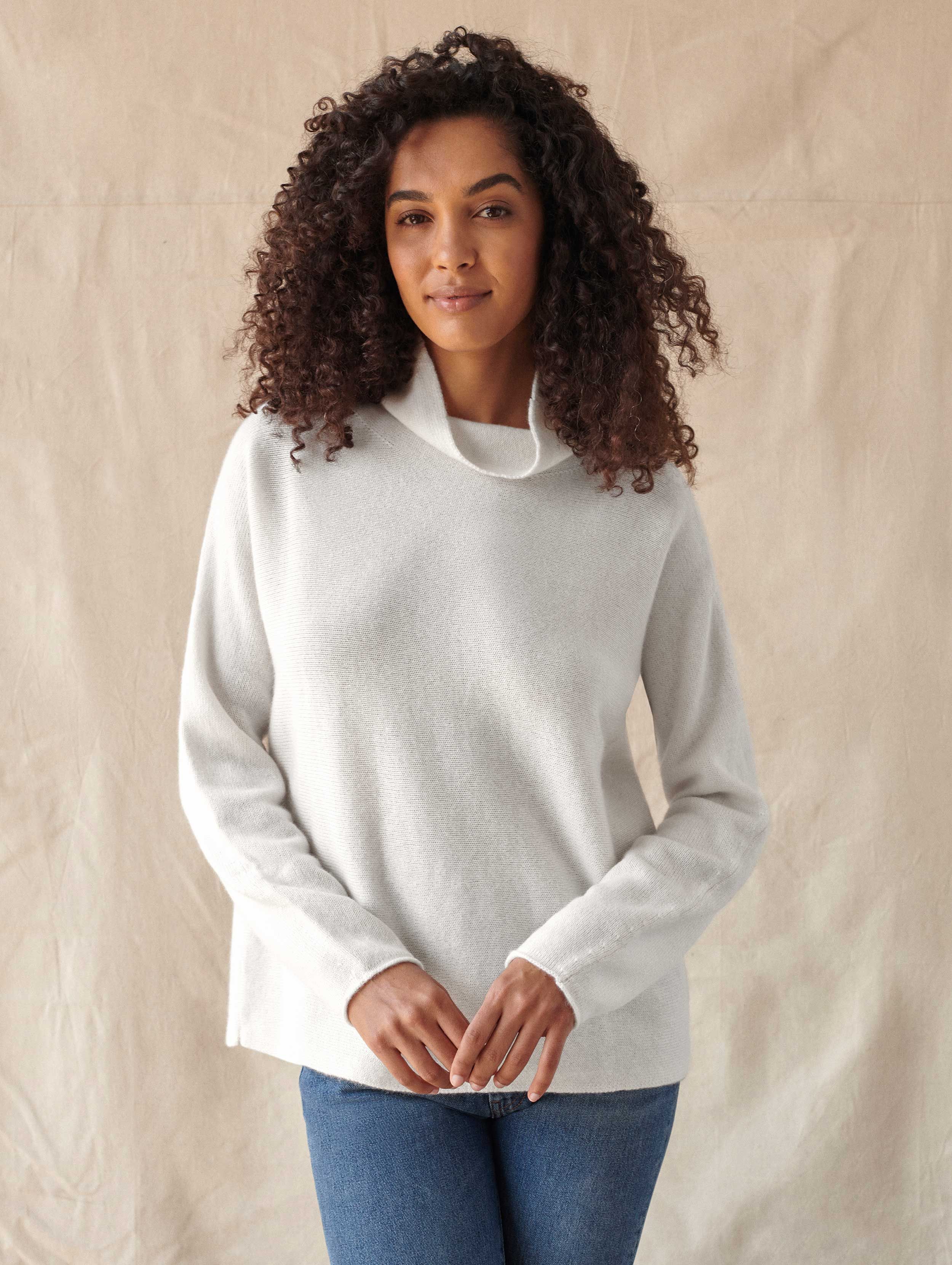 White + Warren Luxe Cashmere Standneck Sweater in Soft White size XS | White and Warren