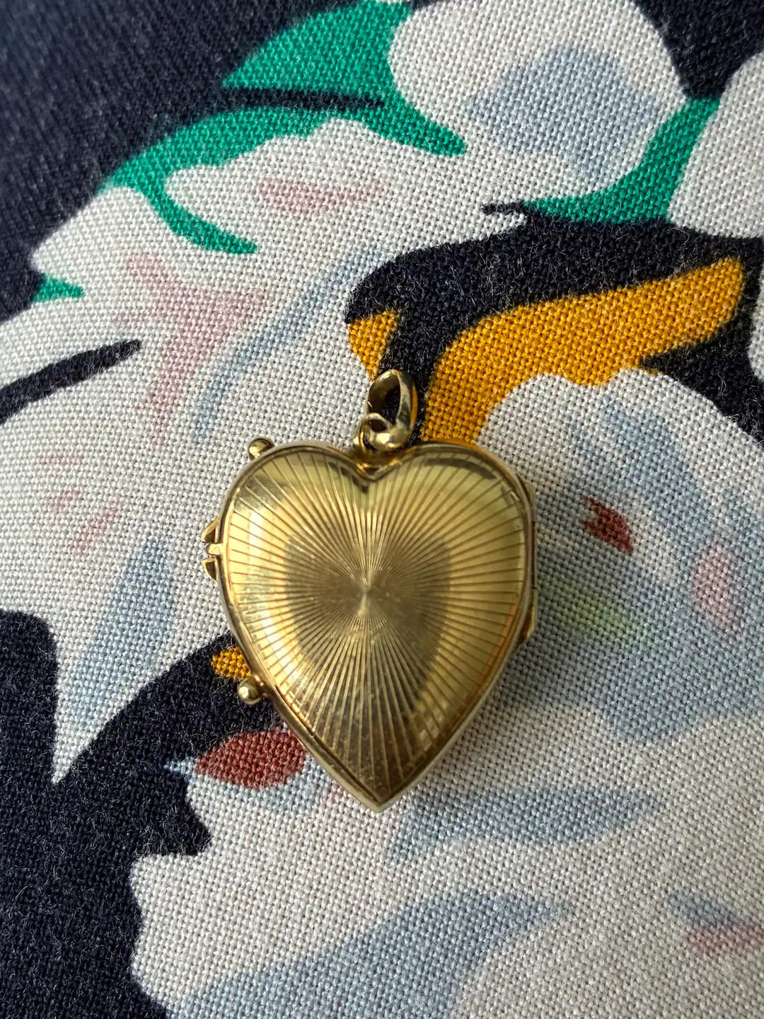 A 14 karat gold vintage heart locket | Etsy (US)