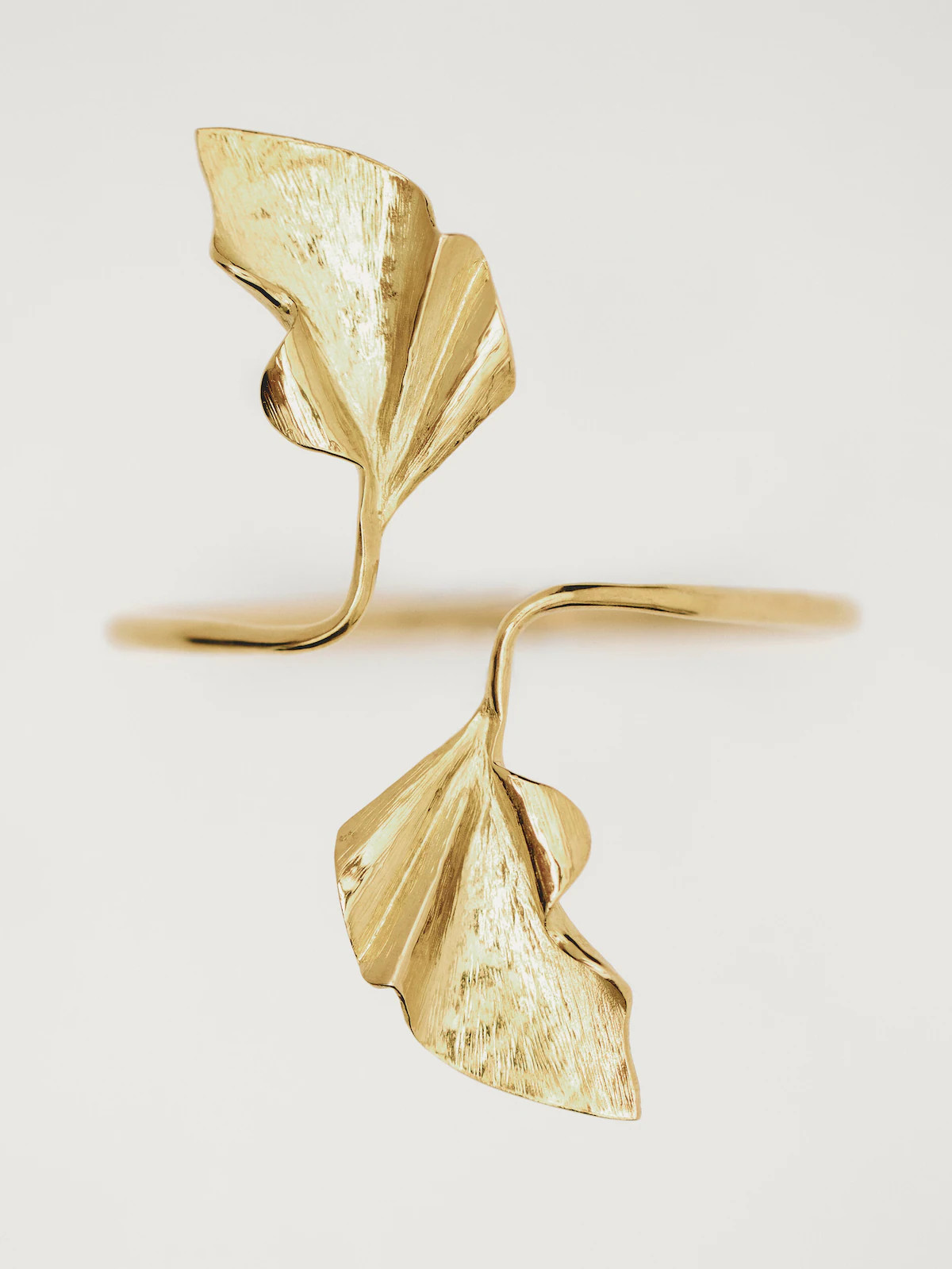 Bracelet with leaf details | Massimo Dutti UK