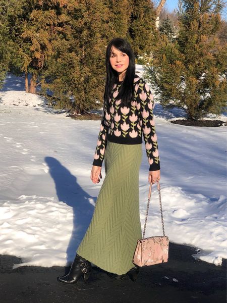 The perfect outfit for these cold winter days combines the warmth of sweater knits and the hope of spring with its flower pattern and colors. I love the chevron knit of this cozy skirt! The sweater is so soft and comfy, with the cutest slightly raised tulips. I was thrilled that my @katespadeny bag matched perfectly, completing the whole look!


#LTKSeasonal