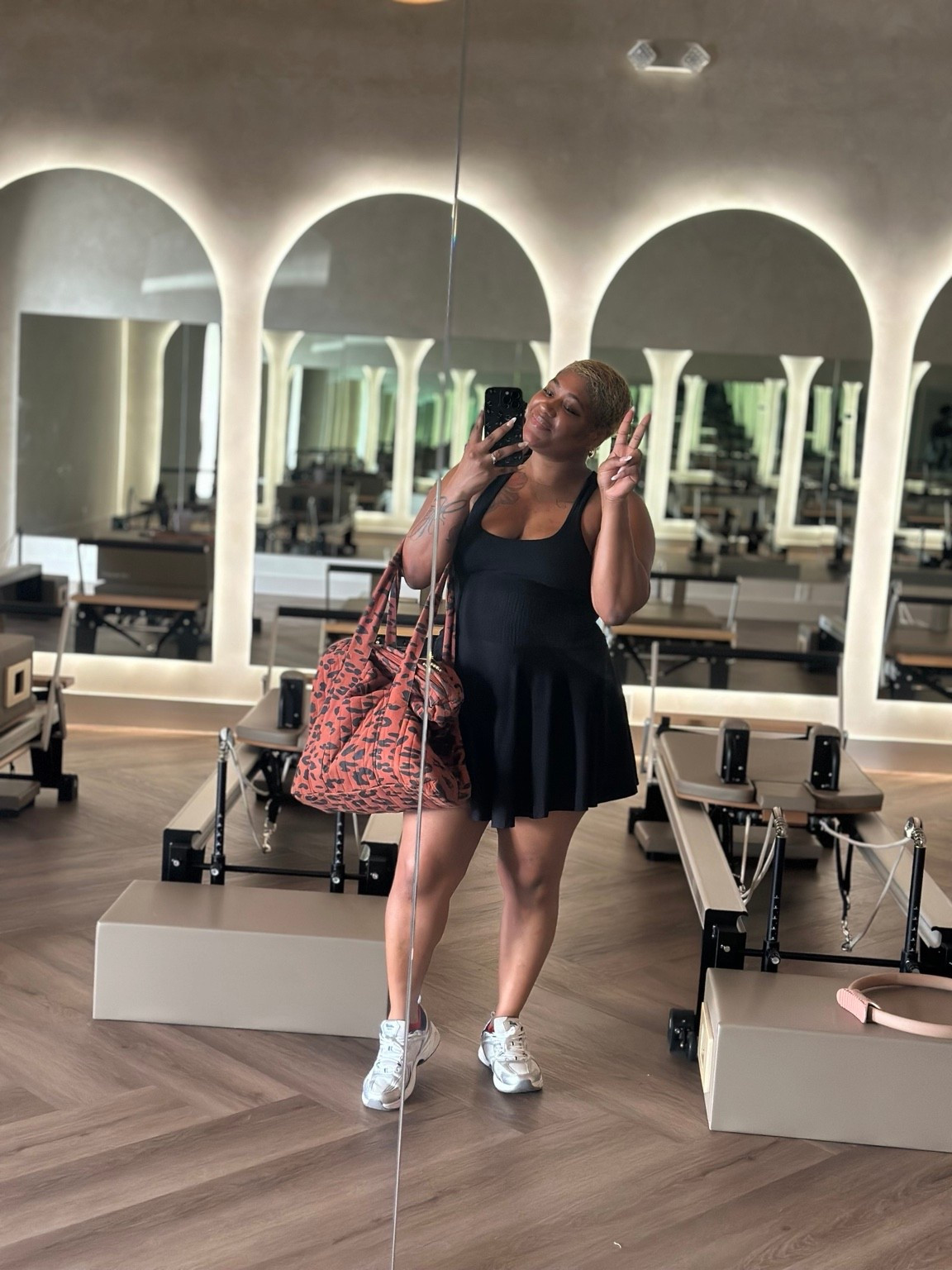 Pilates era but still a mama on the go 🖤✨
This outfit is comfy, flattering, and perfect for class + running errands after (because we do NOT have time for outfit changes 😭)

If you’re trying to get back into your routine but still look put together — this is it sis 👏🏽

Linked my full look + gym bag essentials 🧘🏽‍♀️

#PilatesLifestyle #MomOnTheGo #SoftLifeEra #LTKFitness #AthleisureStyle

#LTKfitnessgoals #LTKPlusSize #LTKSaleAlert
