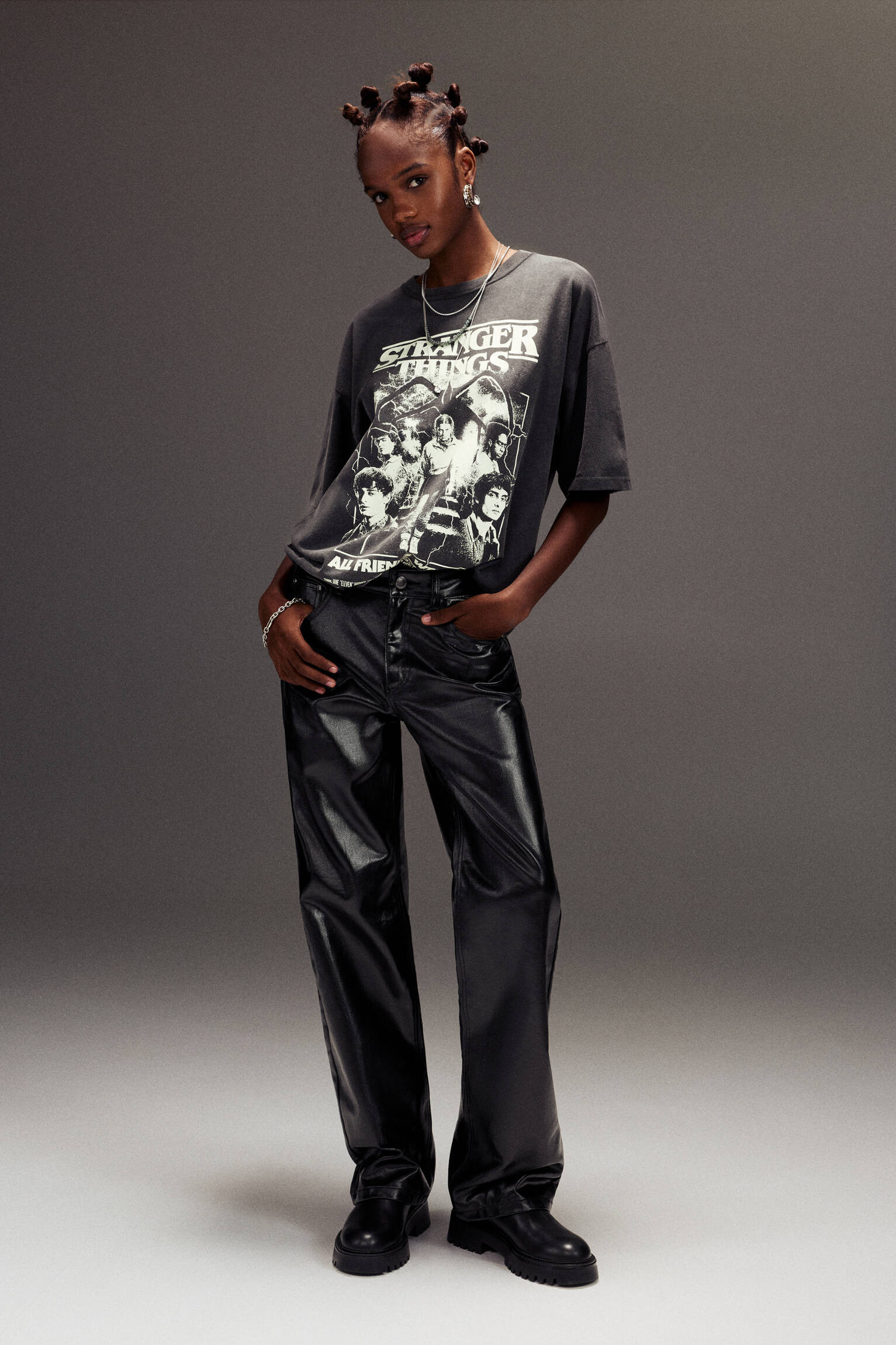 Luminescent Stranger Things T-shirt - pull&bear | PULL and BEAR UK